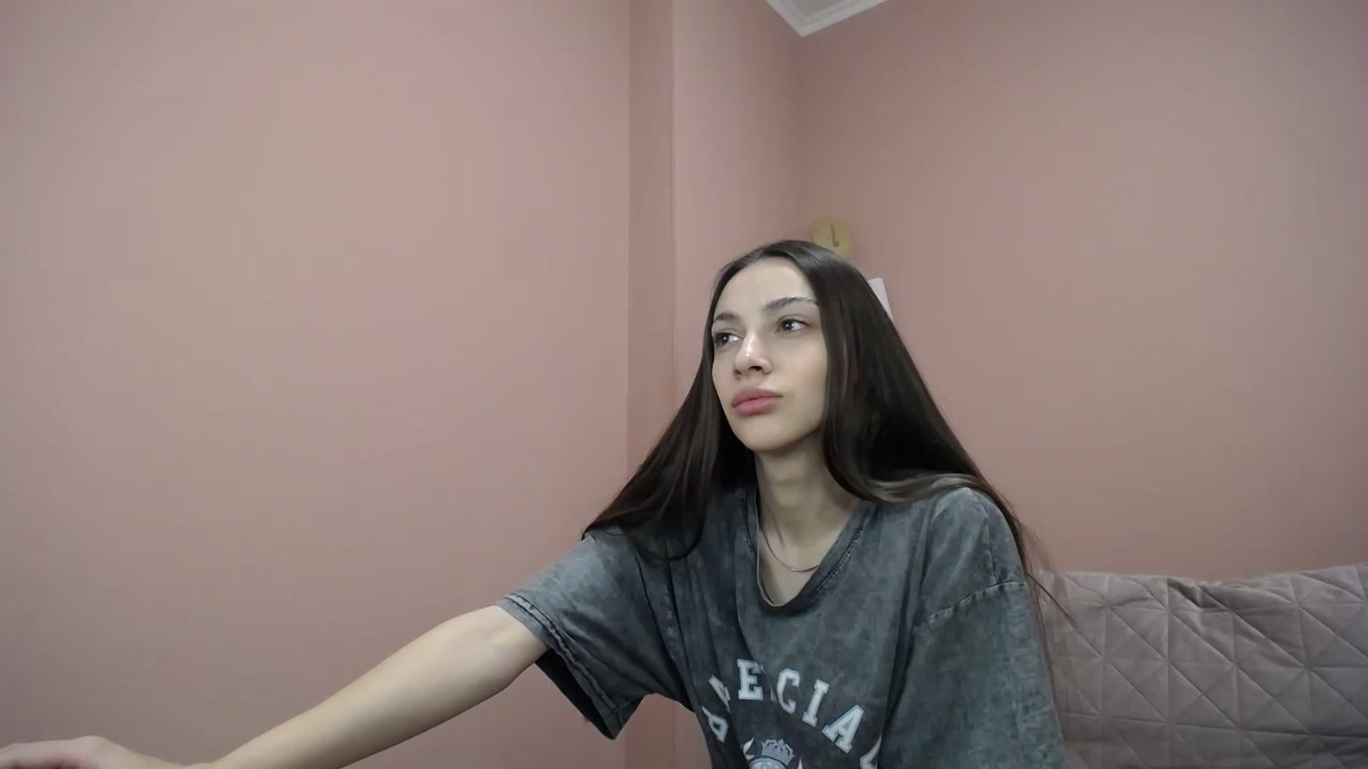 Gallery image thumbnail from Lea_Lexis's myfreecams stream on, 03/06/2024, 11:25 image 17 of 20