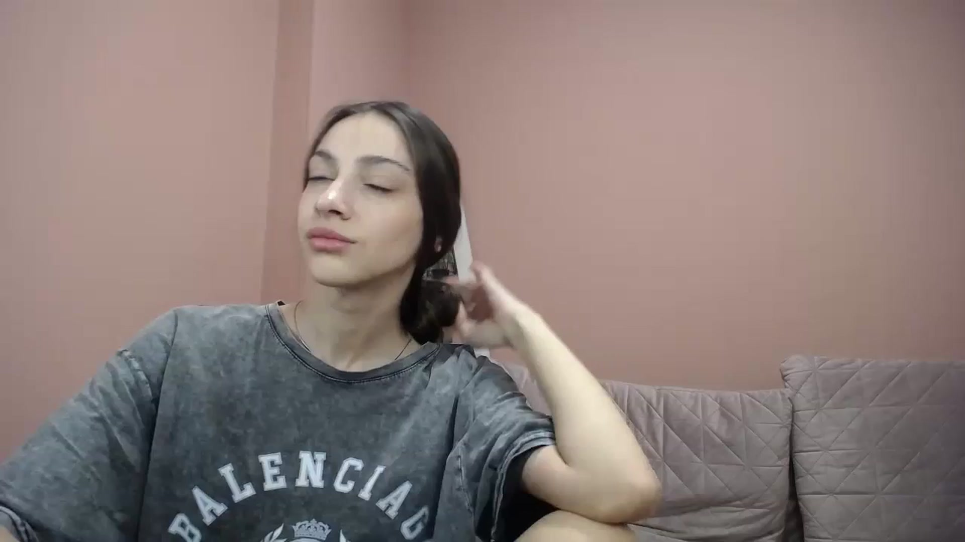 Gallery image thumbnail from Lea_Lexis's myfreecams stream on, 03/06/2024, 12:38 image 4 of 20