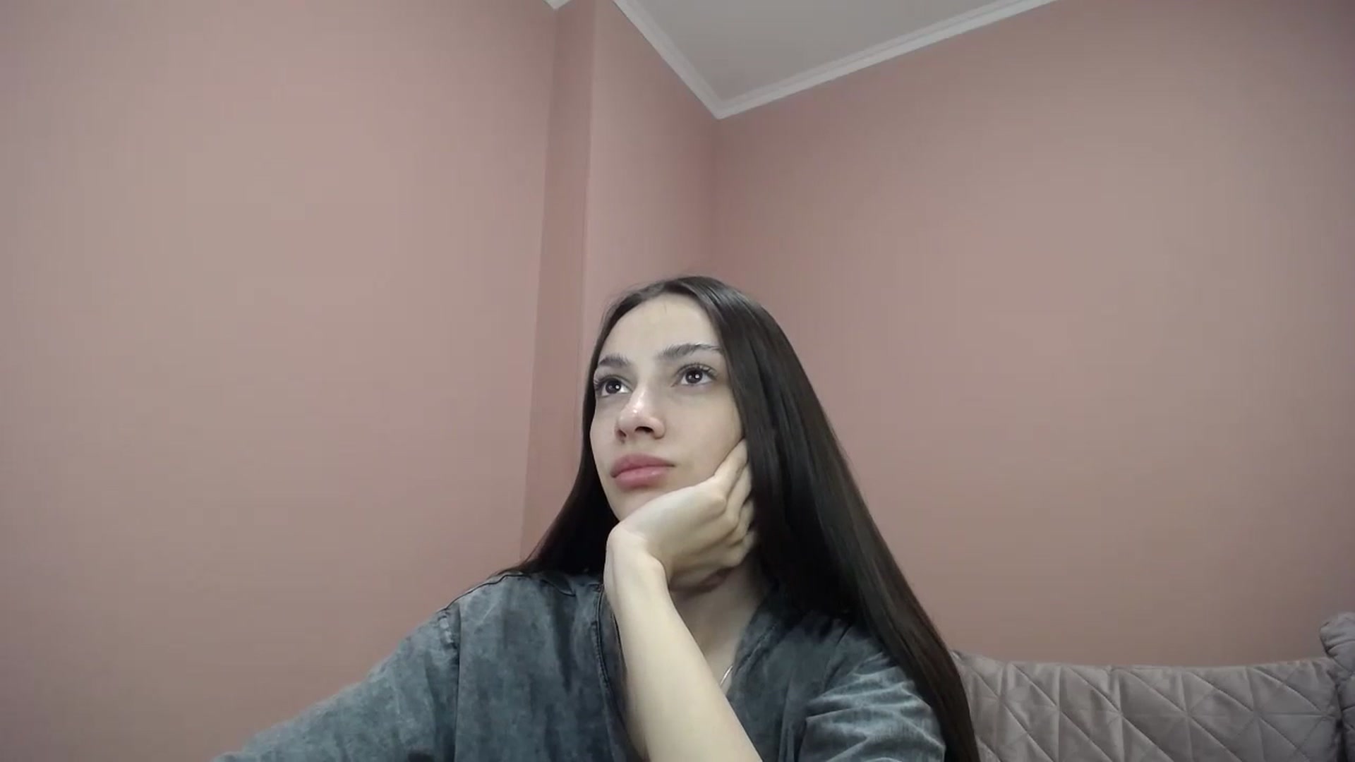 Gallery image thumbnail from Lea_Lexis's myfreecams stream on, 03/06/2024, 14:08 image 14 of 20