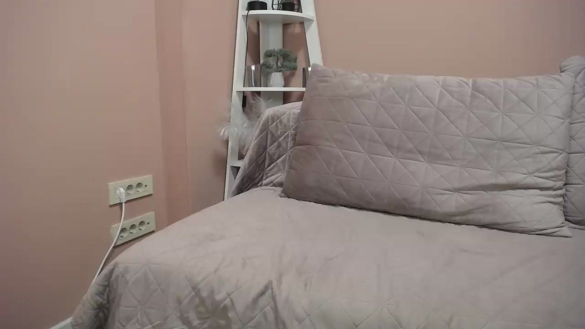 Gallery image thumbnail from Lea_Lexis's myfreecams stream on, 03/08/2024, 11:24 image 10 of 20