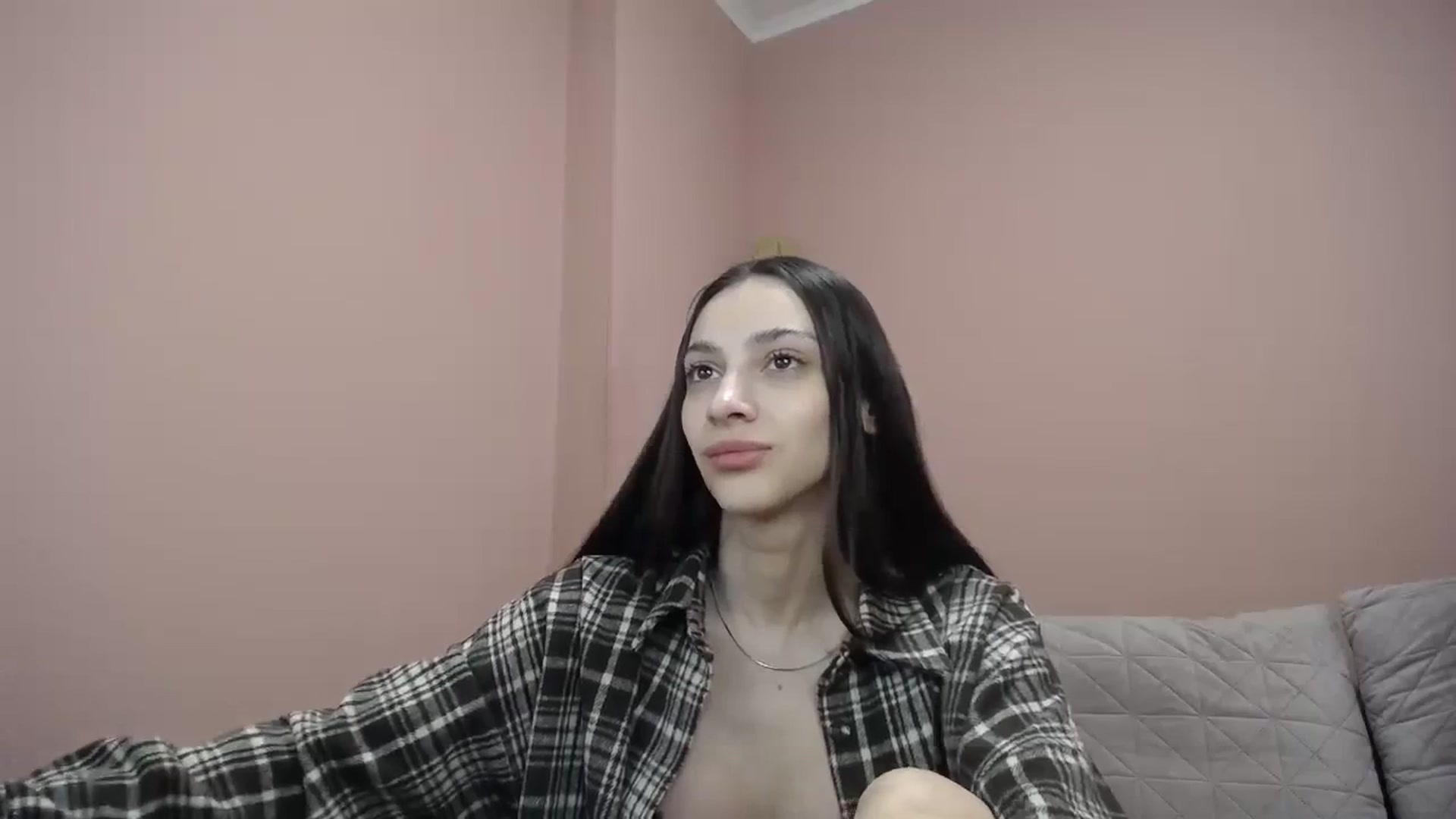 Gallery image thumbnail from Lea_Lexis's myfreecams stream on, 03/15/2024, 13:20 image 8 of 20