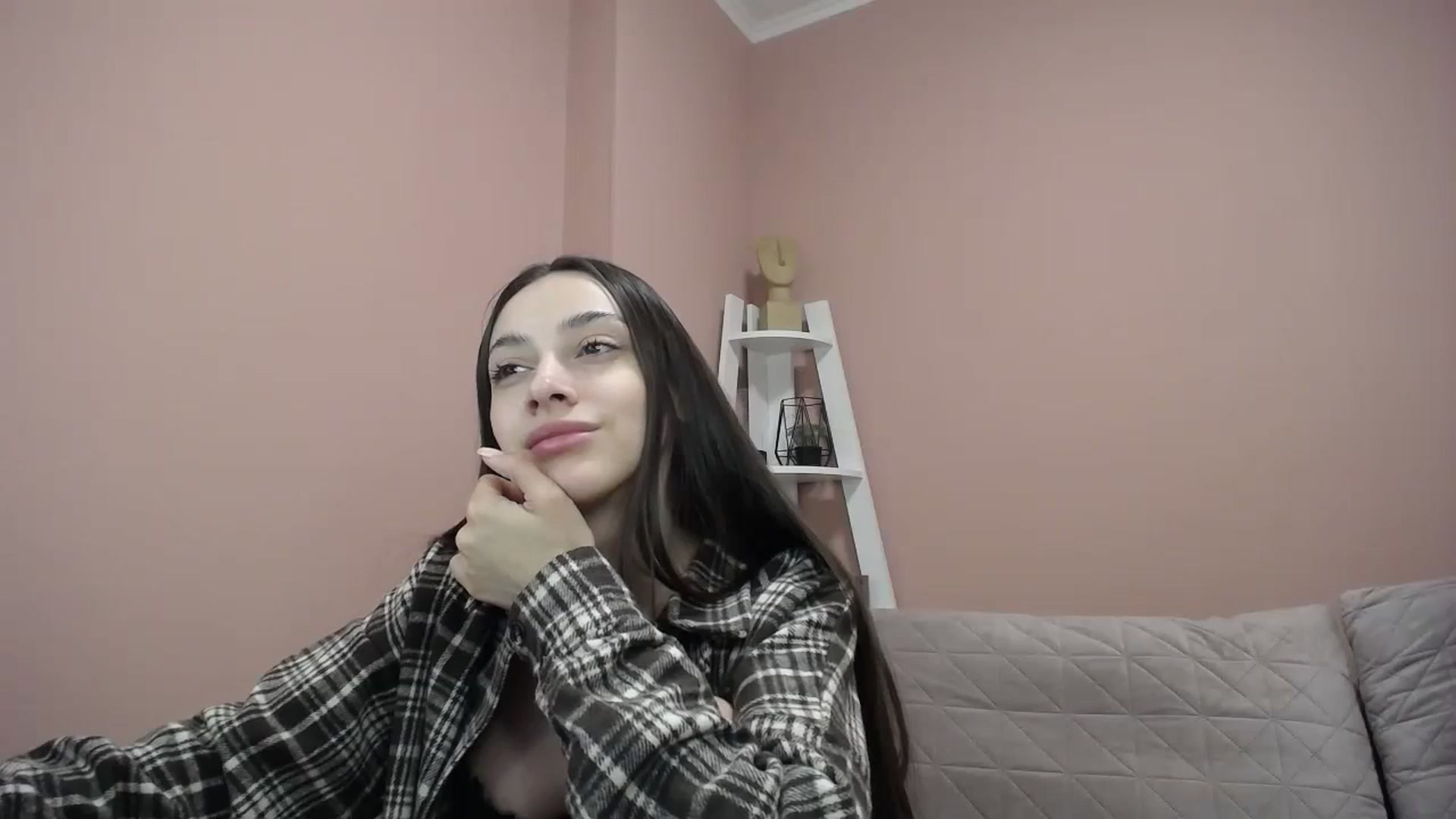 Gallery image thumbnail from Lea_Lexis's myfreecams stream on, 03/15/2024, 13:20 image 9 of 20