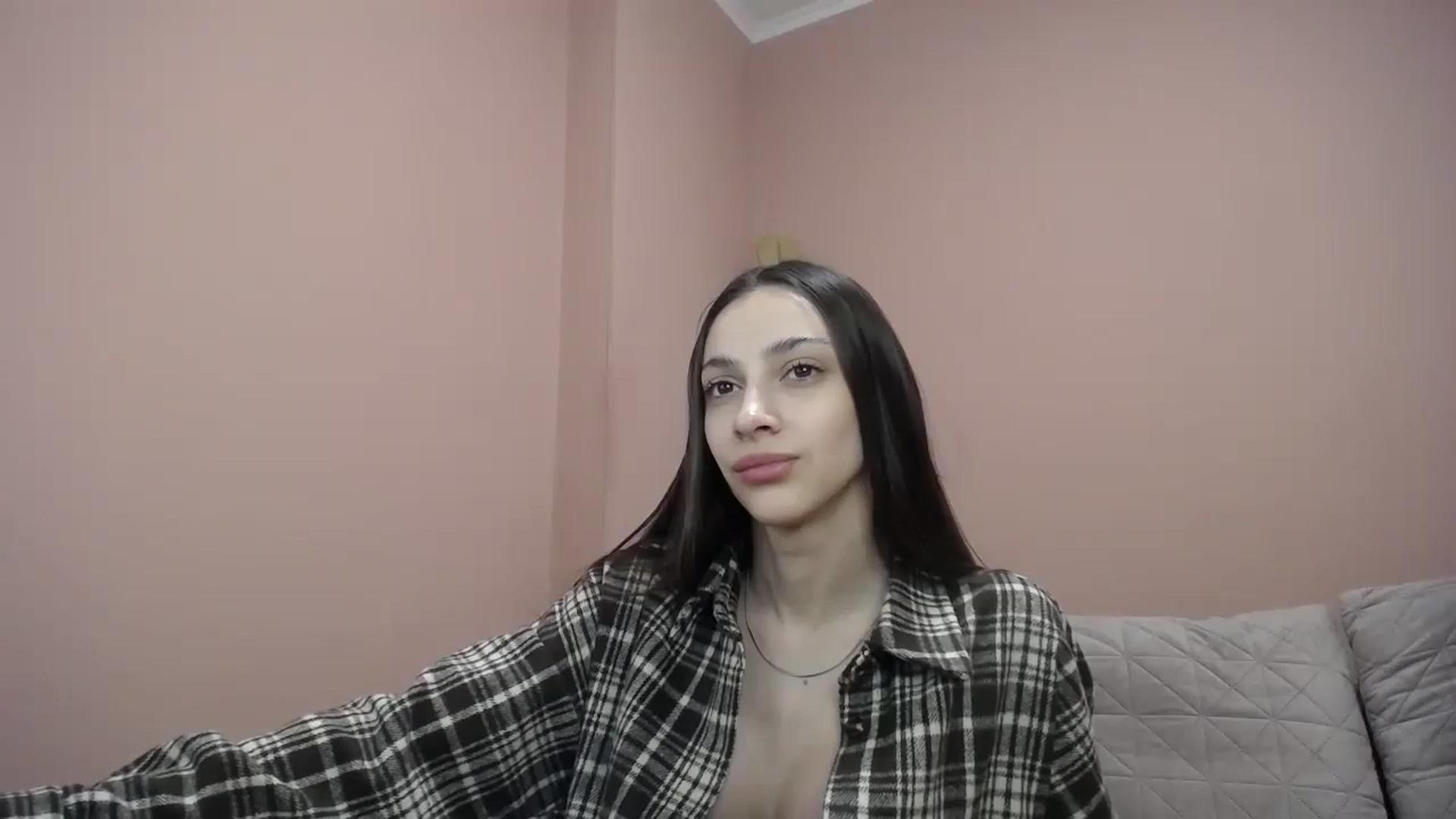 Gallery image thumbnail from Lea_Lexis's myfreecams stream on, 03/15/2024, 13:20 image 15 of 20