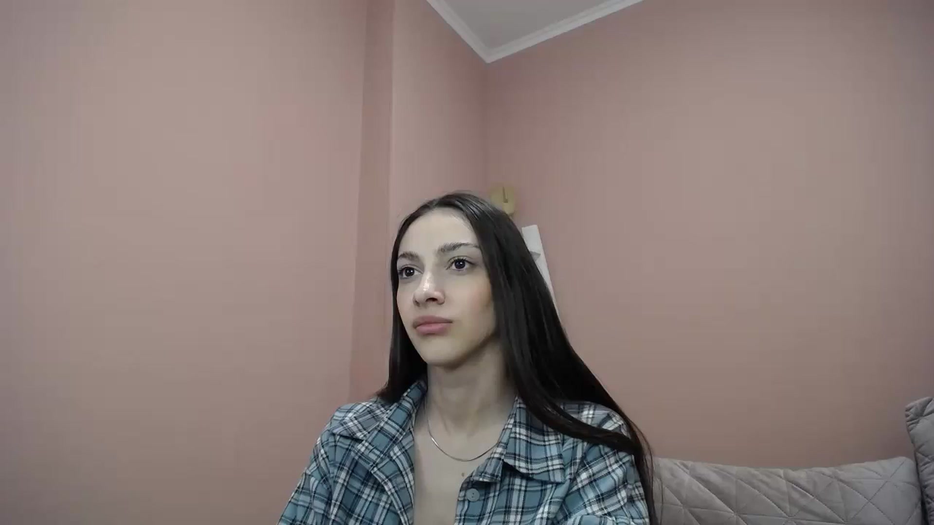 Gallery image thumbnail from Lea_Lexis's myfreecams stream on, 03/23/2024, 13:25 image 16 of 20