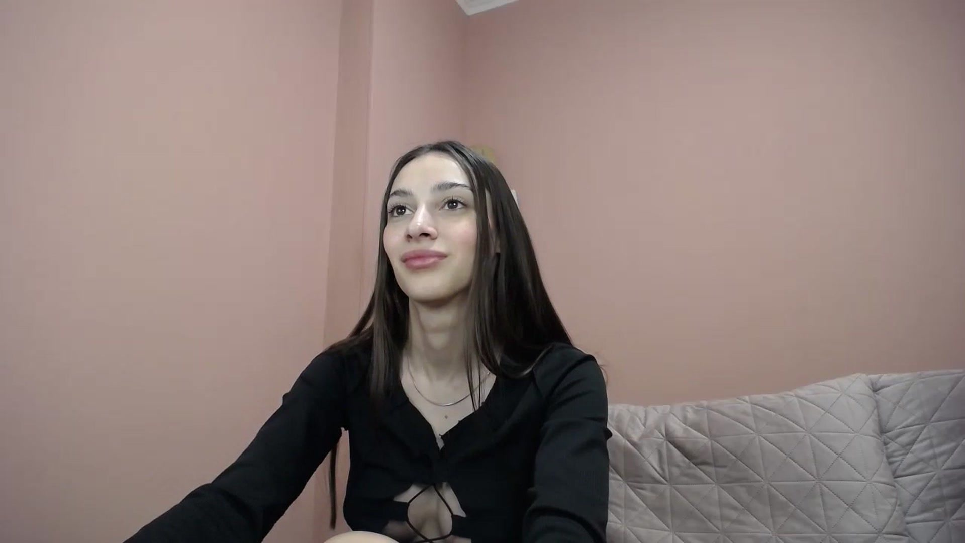 Gallery image thumbnail from Lea_Lexis's myfreecams stream on, 03/25/2024, 12:32 image 15 of 20
