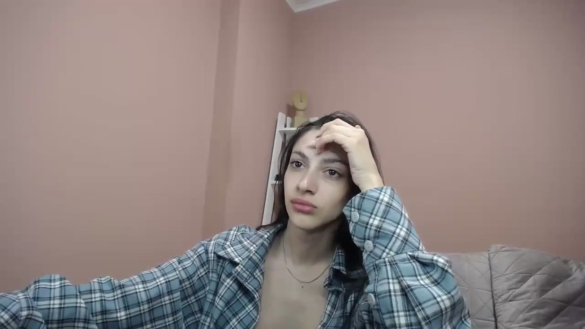 Gallery image thumbnail from Lea_Lexis's myfreecams stream on, 03/27/2024, 14:36 image 7 of 20