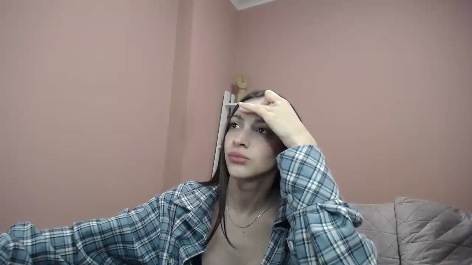 Gallery image thumbnail from Lea_Lexis's myfreecams stream on, 03/27/2024, 14:36 image 4 of 20