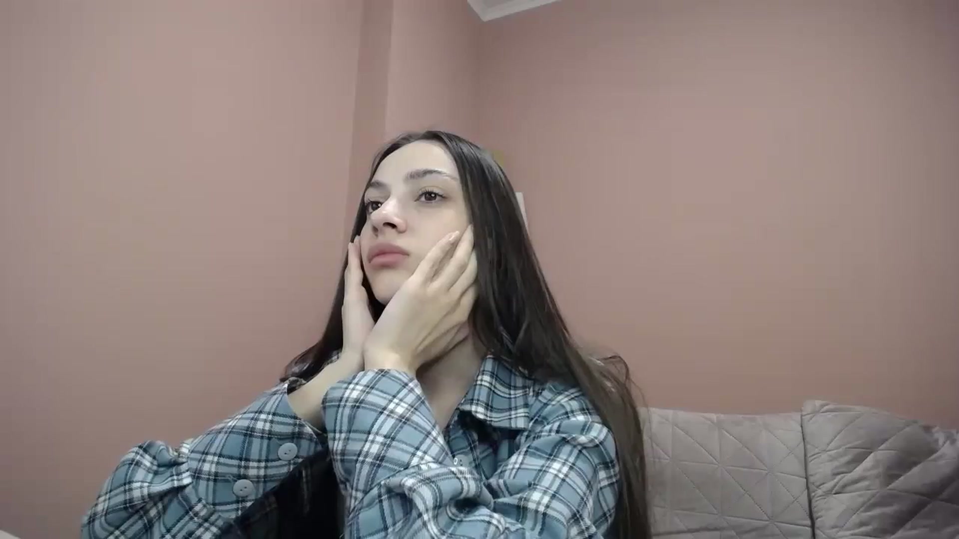 Gallery image thumbnail from Lea_Lexis's myfreecams stream on, 03/27/2024, 14:36 image 1 of 20