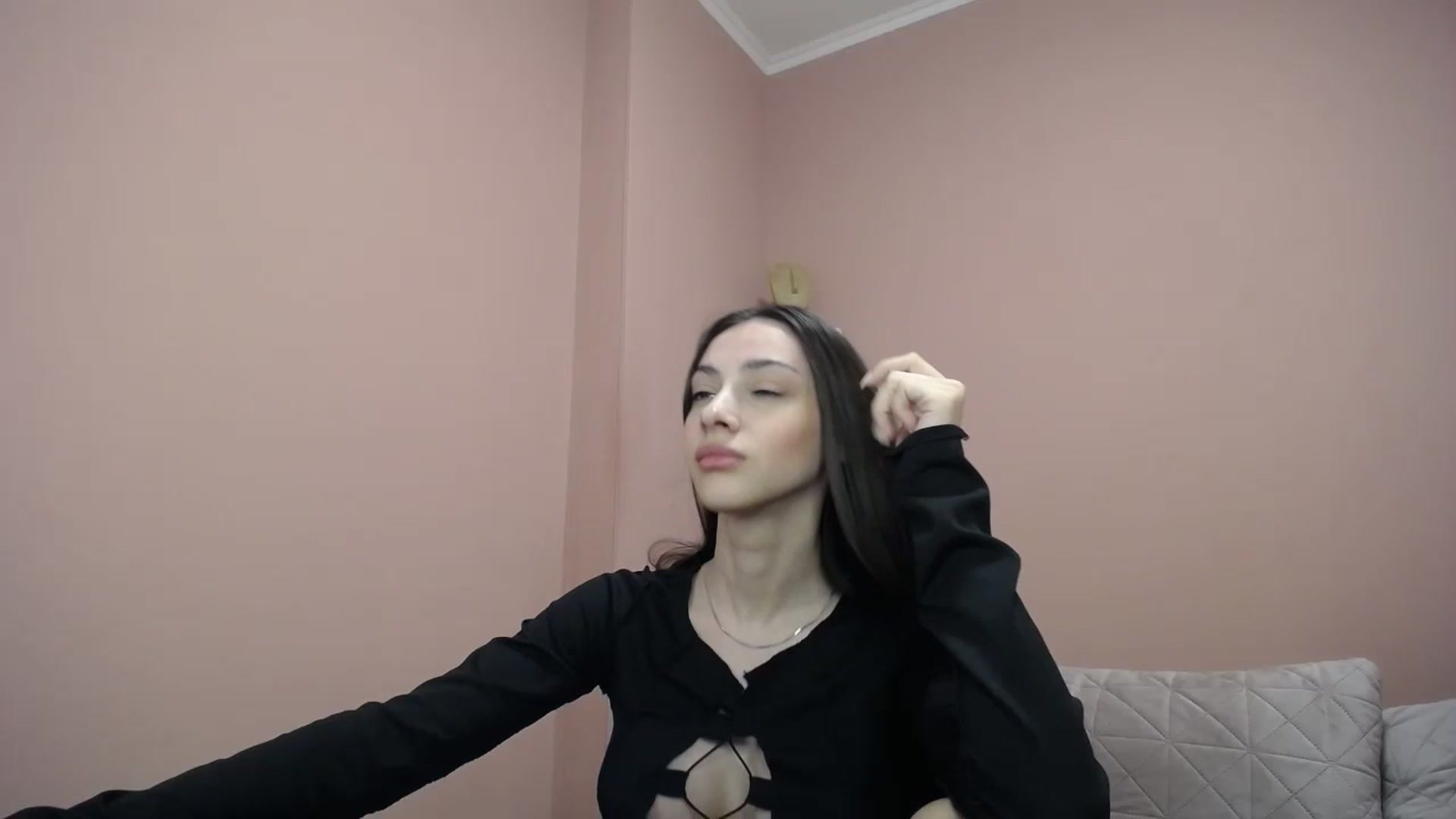 Gallery image thumbnail from Lea_Lexis's myfreecams stream on, 03/29/2024, 10:23 image 15 of 20