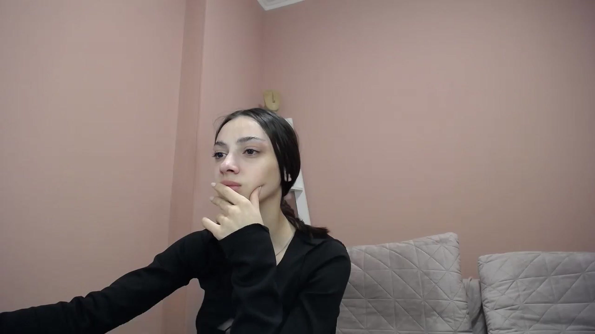 Gallery image thumbnail from Lea_Lexis's myfreecams stream on, 03/29/2024, 14:22 image 3 of 20