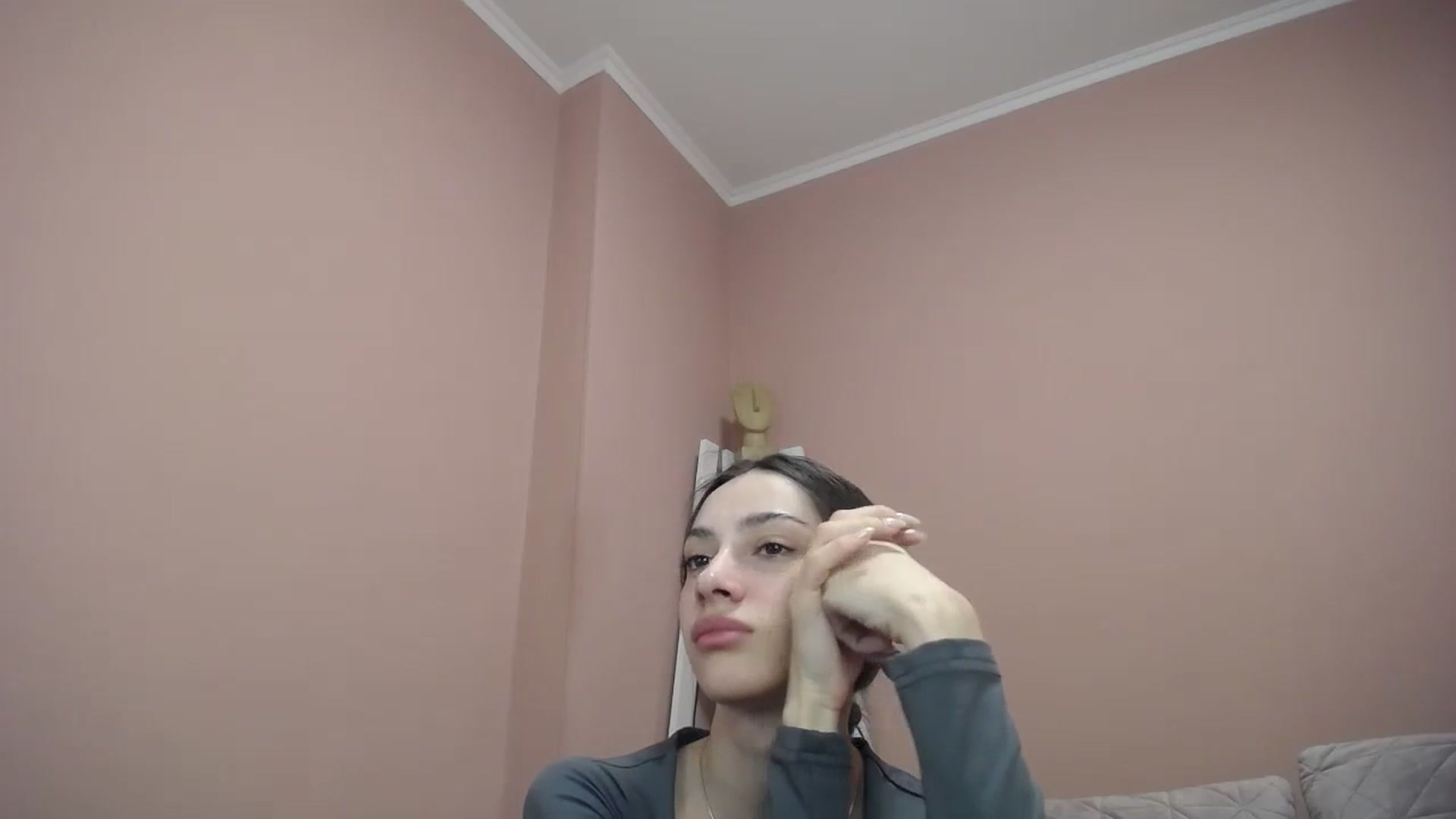 Gallery image thumbnail from Lea_Lexis's myfreecams stream on, 03/31/2024, 13:39 image 15 of 20