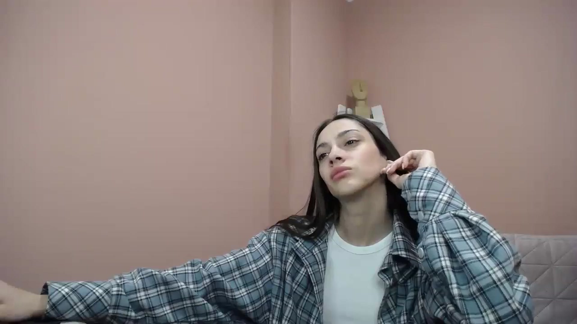 Gallery image thumbnail from Lea_Lexis's myfreecams stream on, 04/10/2024, 13:43 image 11 of 20