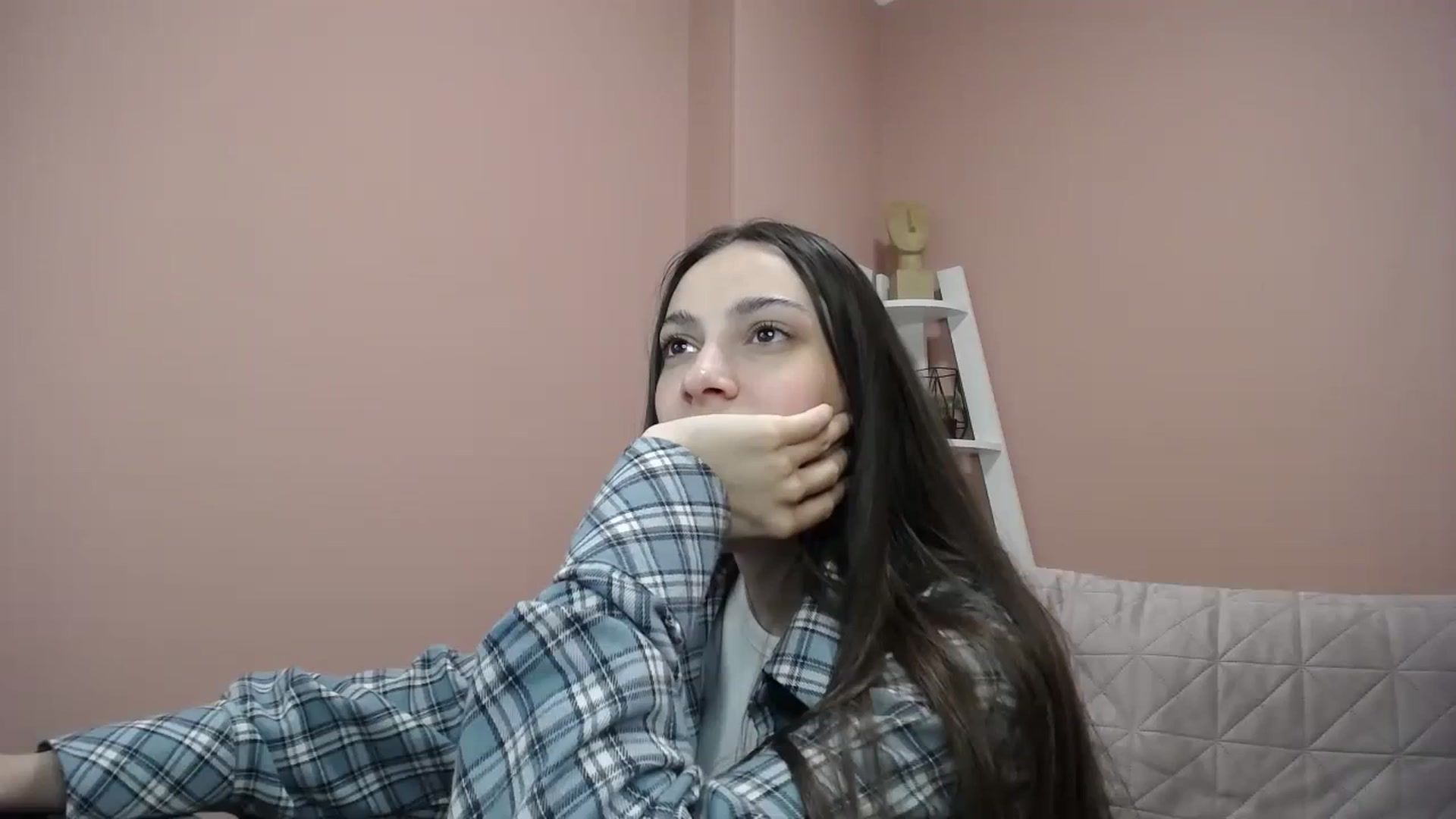Gallery image thumbnail from Lea_Lexis's myfreecams stream on, 04/10/2024, 13:43 image 15 of 20