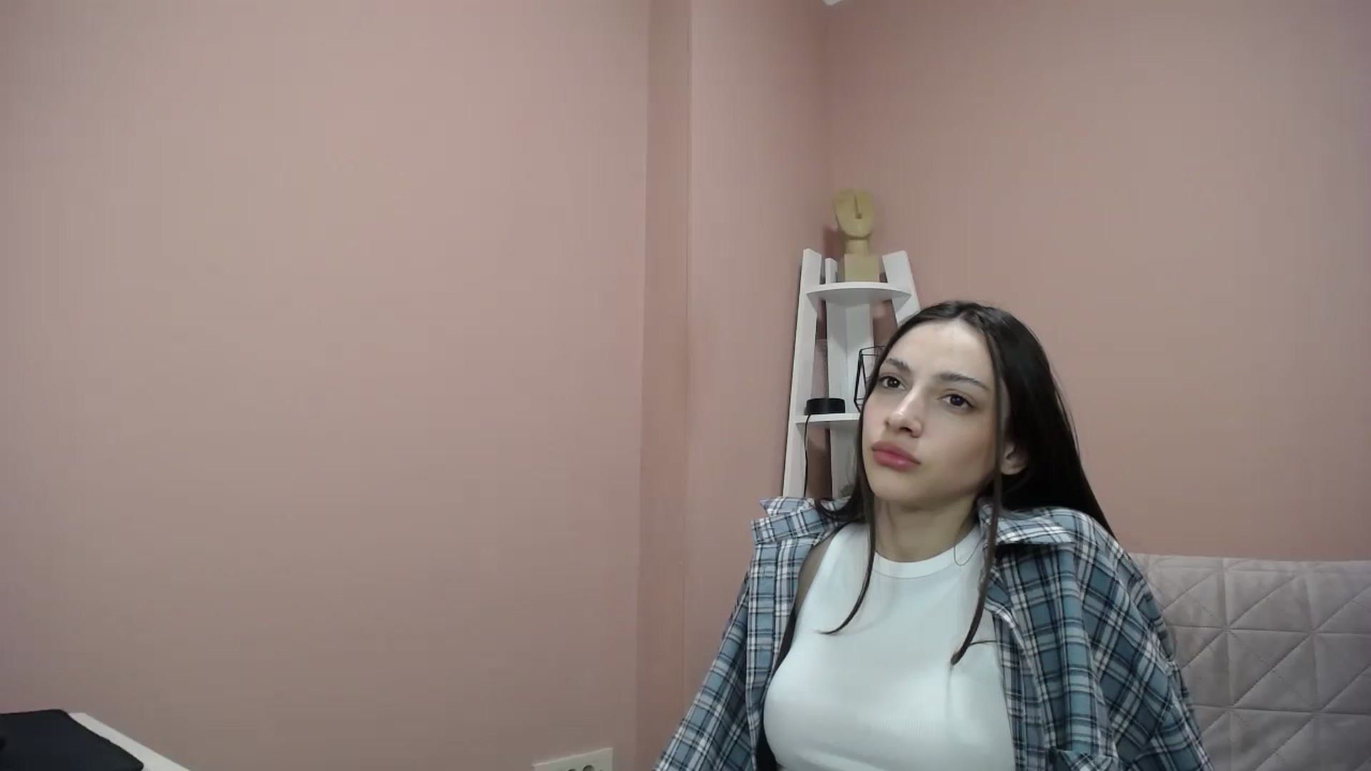 Gallery image thumbnail from Lea_Lexis's myfreecams stream on, 04/10/2024, 13:43 image 2 of 20