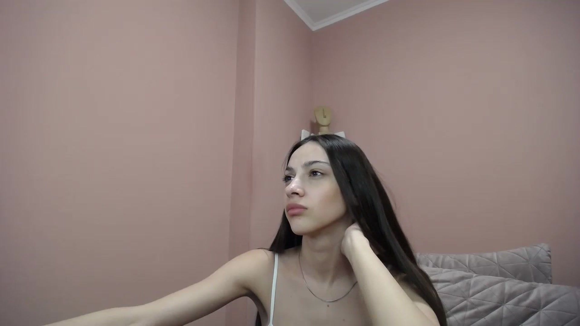 Gallery image thumbnail from Lea_Lexis's myfreecams stream on, 04/15/2024, 13:29 image 15 of 20
