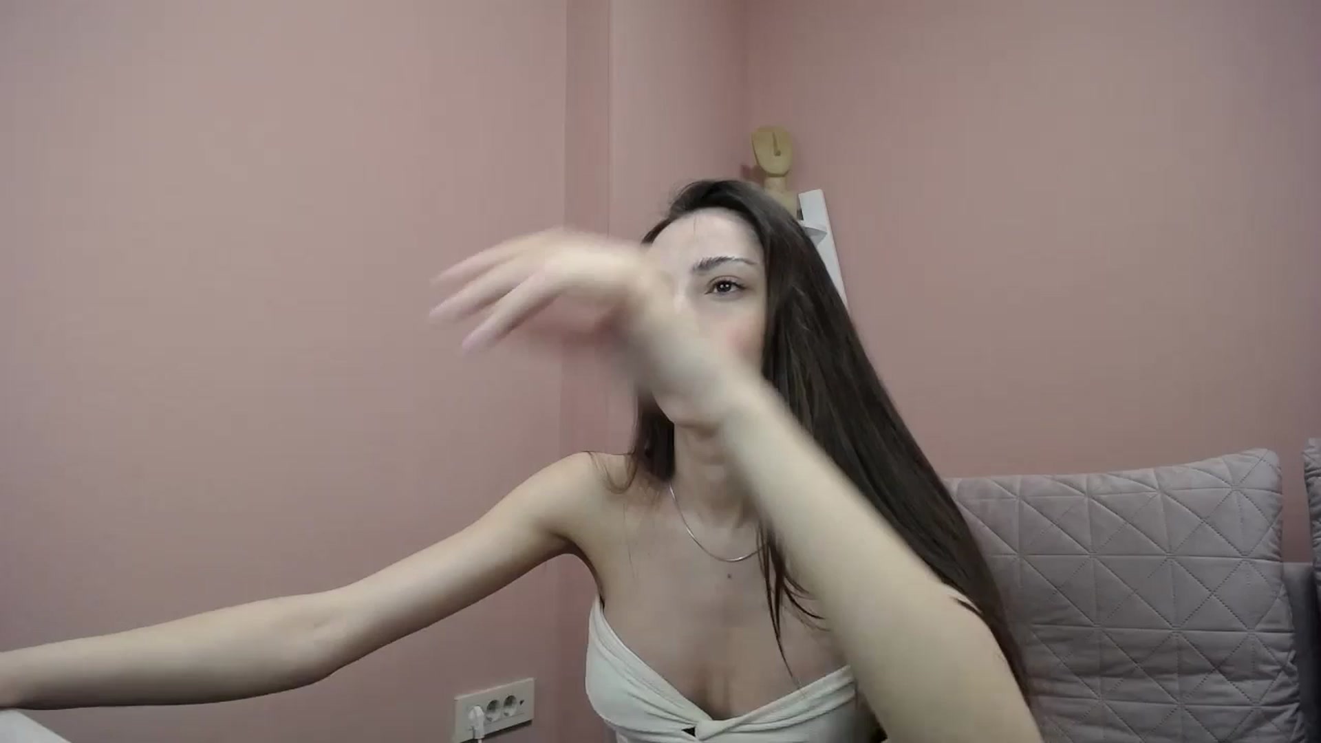 Gallery image thumbnail from Lea_Lexis's myfreecams stream on, 05/04/2024, 08:56 image 20 of 20