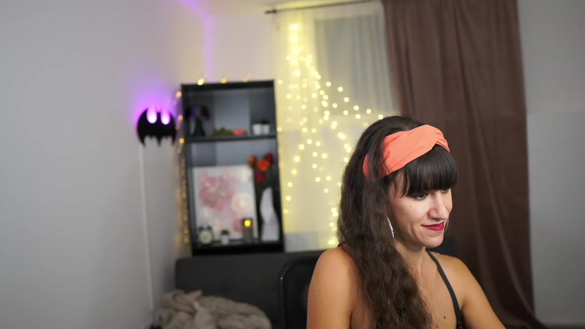 Gallery image thumbnail from Lea__Guerlin_'s myfreecams stream on, 09/27/2023, 10:27 image 17 of 20