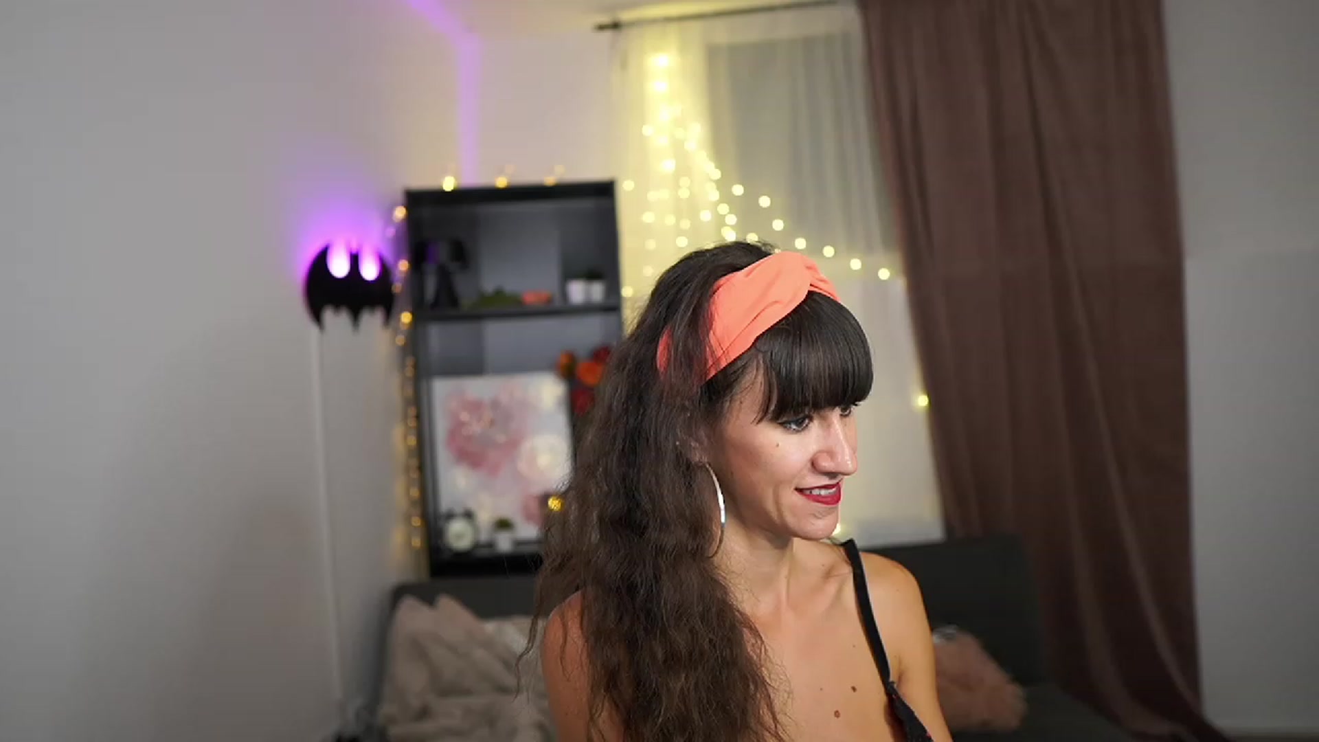 Gallery image thumbnail from Lea__Guerlin_'s myfreecams stream on, 09/27/2023, 10:27 image 4 of 20