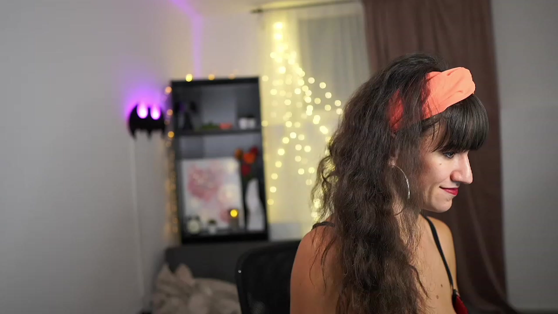Gallery image thumbnail from Lea__Guerlin_'s myfreecams stream on, 09/27/2023, 10:27 image 9 of 20