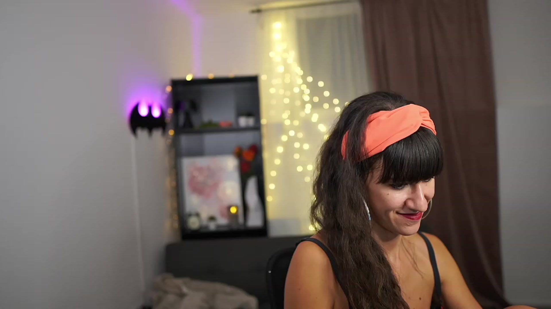 Gallery image thumbnail from Lea__Guerlin_'s myfreecams stream on, 09/27/2023, 13:03 image 1 of 20