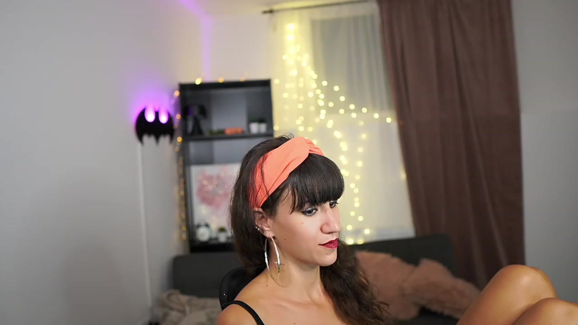 Gallery image thumbnail from Lea__Guerlin_'s myfreecams stream on, 09/27/2023, 13:03 image 12 of 20