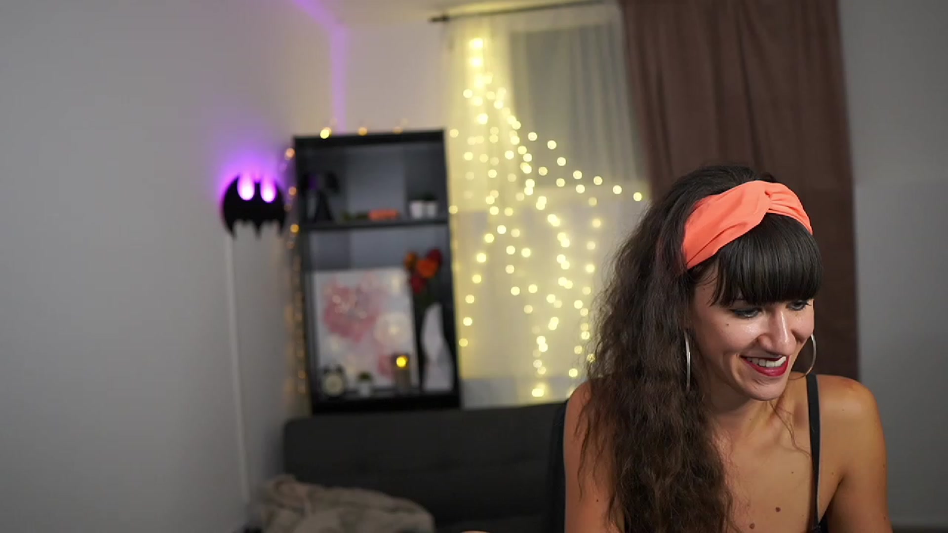 Gallery image thumbnail from Lea__Guerlin_'s myfreecams stream on, 09/27/2023, 13:03 image 5 of 20