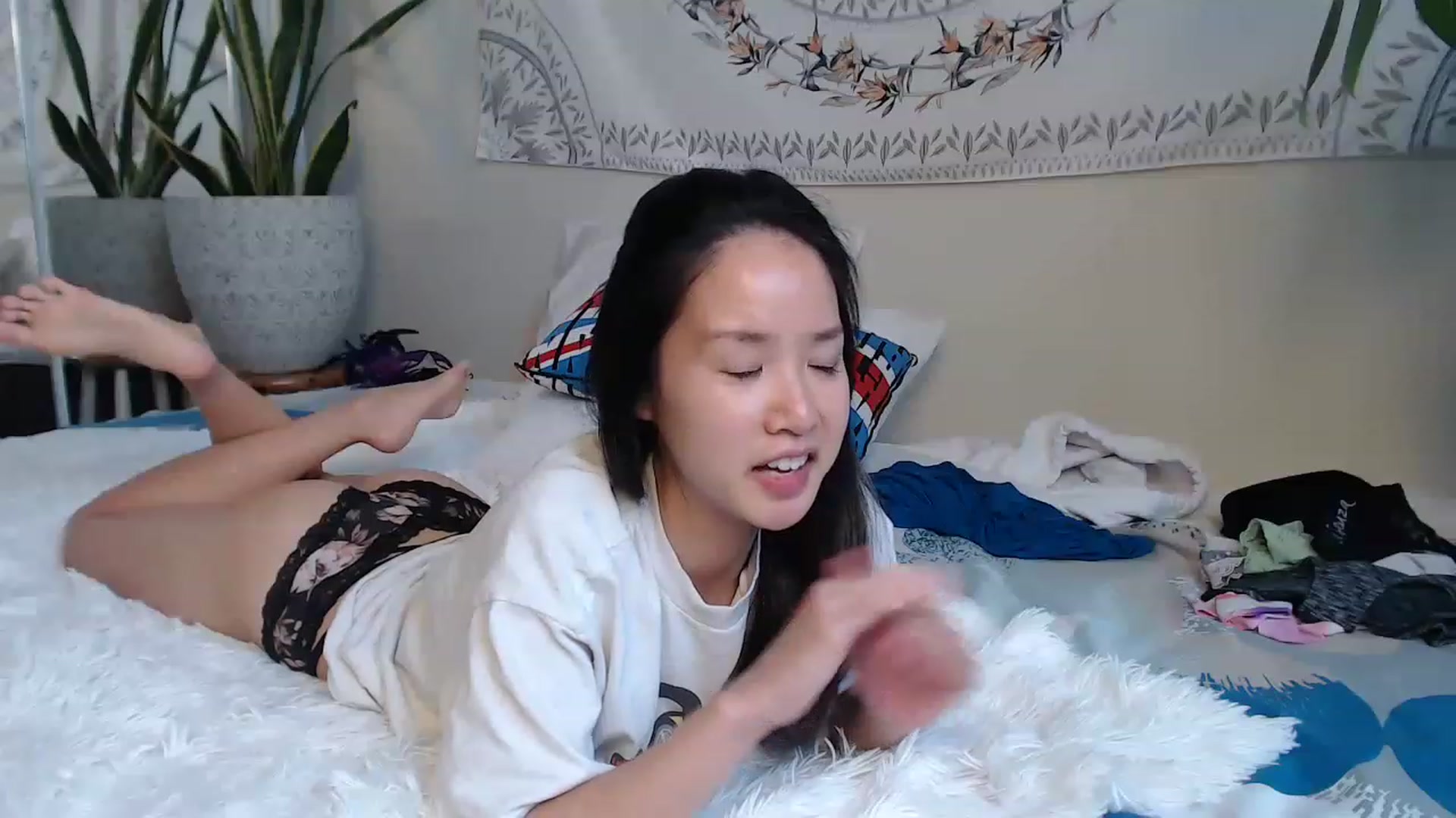 Gallery image thumbnail from LeahBella's myfreecams stream on, 11/19/2022, 19:02 image 15 of 20