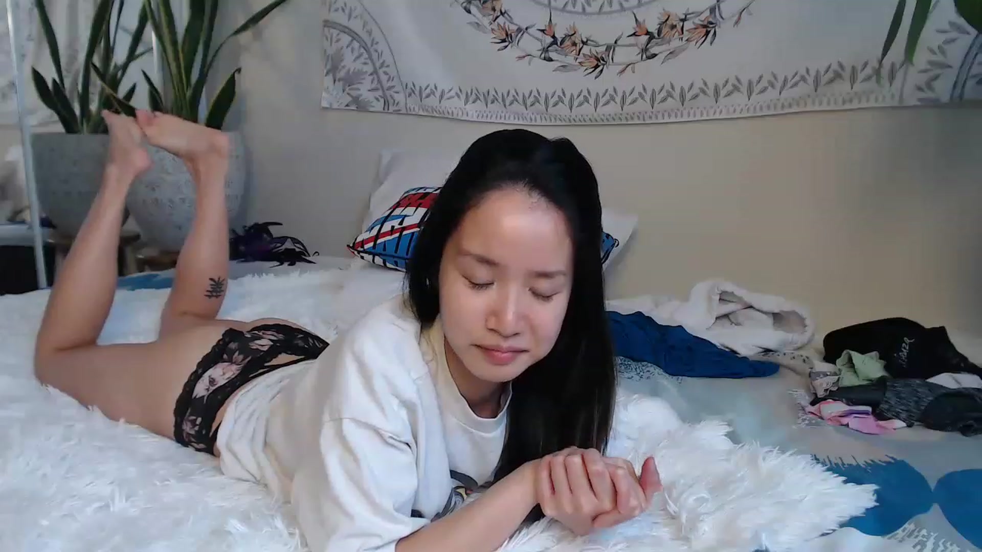 Gallery image thumbnail from LeahBella's myfreecams stream on, 11/19/2022, 19:02 image 12 of 20