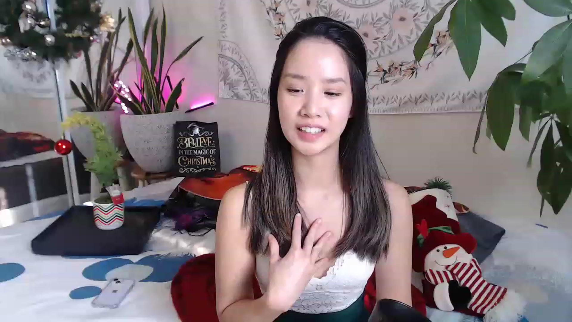 Gallery image thumbnail from LeahBella's myfreecams stream on, 11/26/2022, 17:01 image 8 of 20