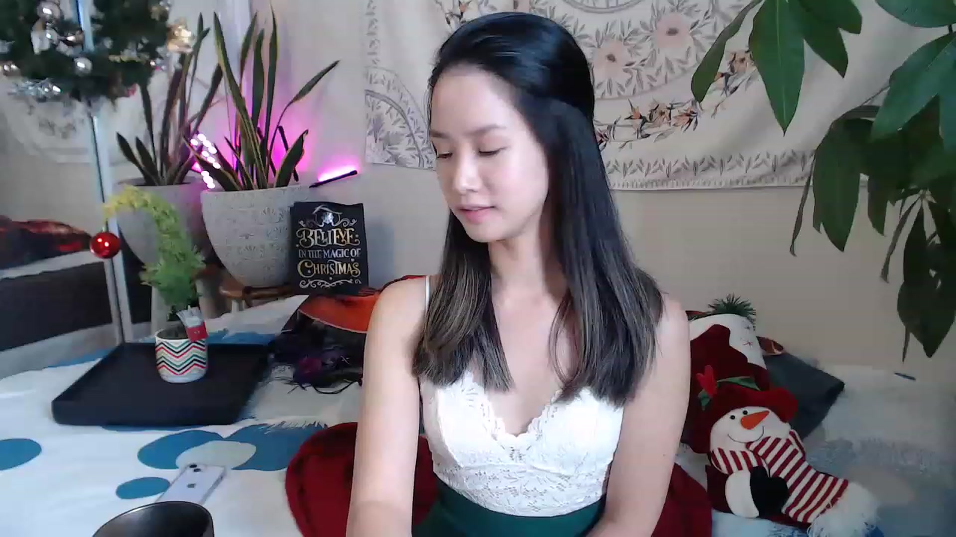 Gallery image thumbnail from LeahBella's myfreecams stream on, 11/26/2022, 17:01 image 5 of 20