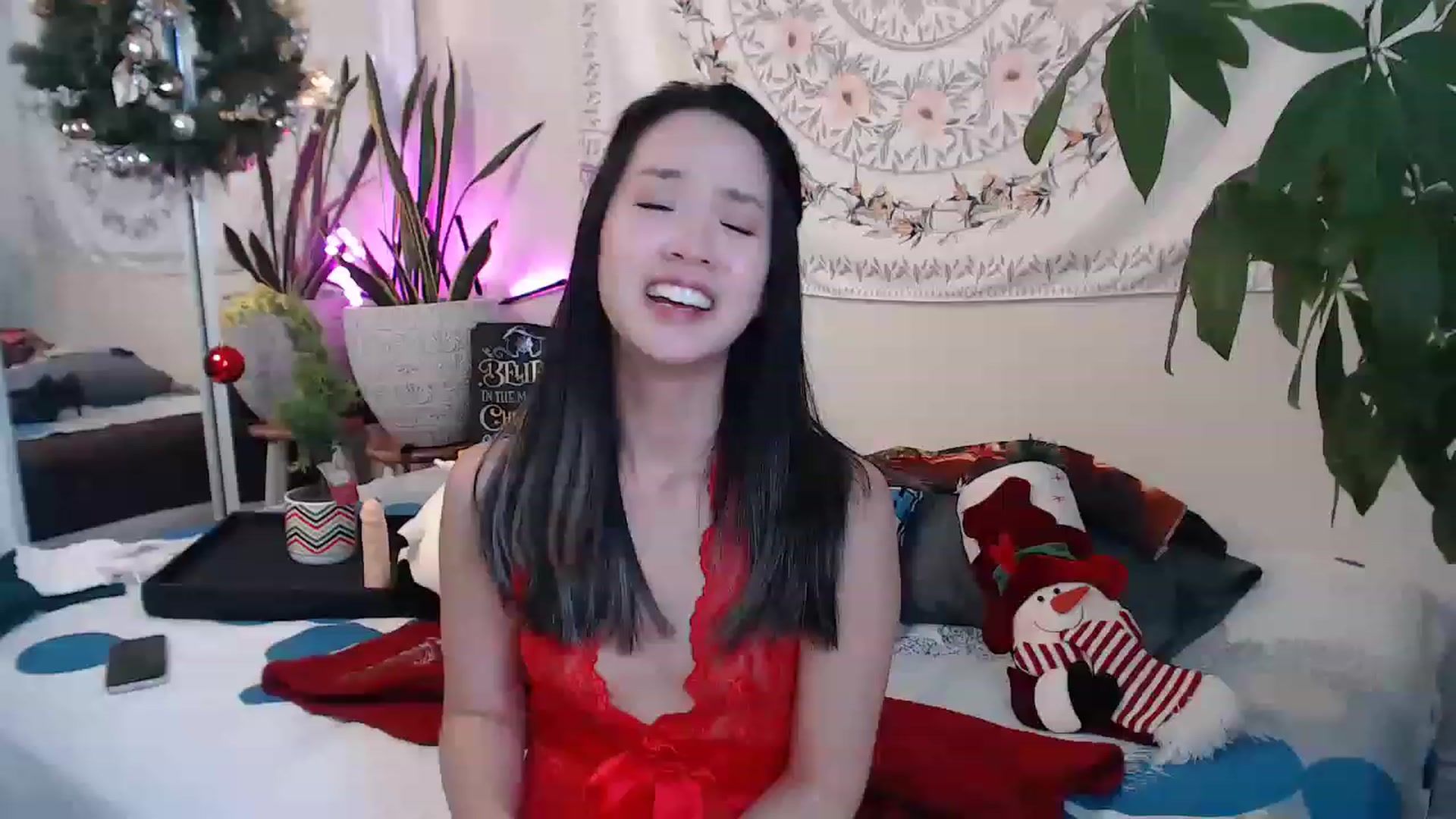 Gallery image thumbnail from LeahBella's myfreecams stream on, 11/26/2022, 19:53 image 1 of 20