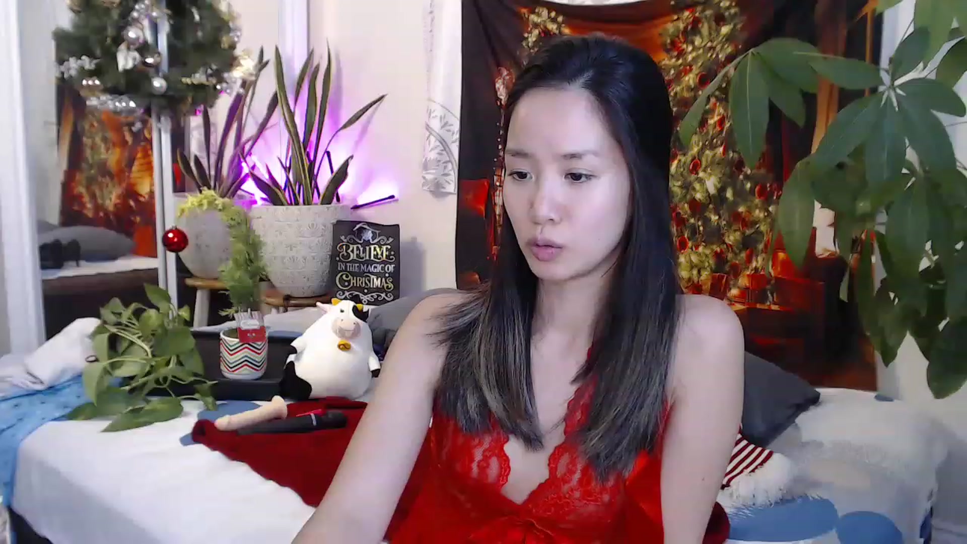 Gallery image thumbnail from LeahBella's myfreecams stream on, 11/27/2022, 18:22 image 10 of 20