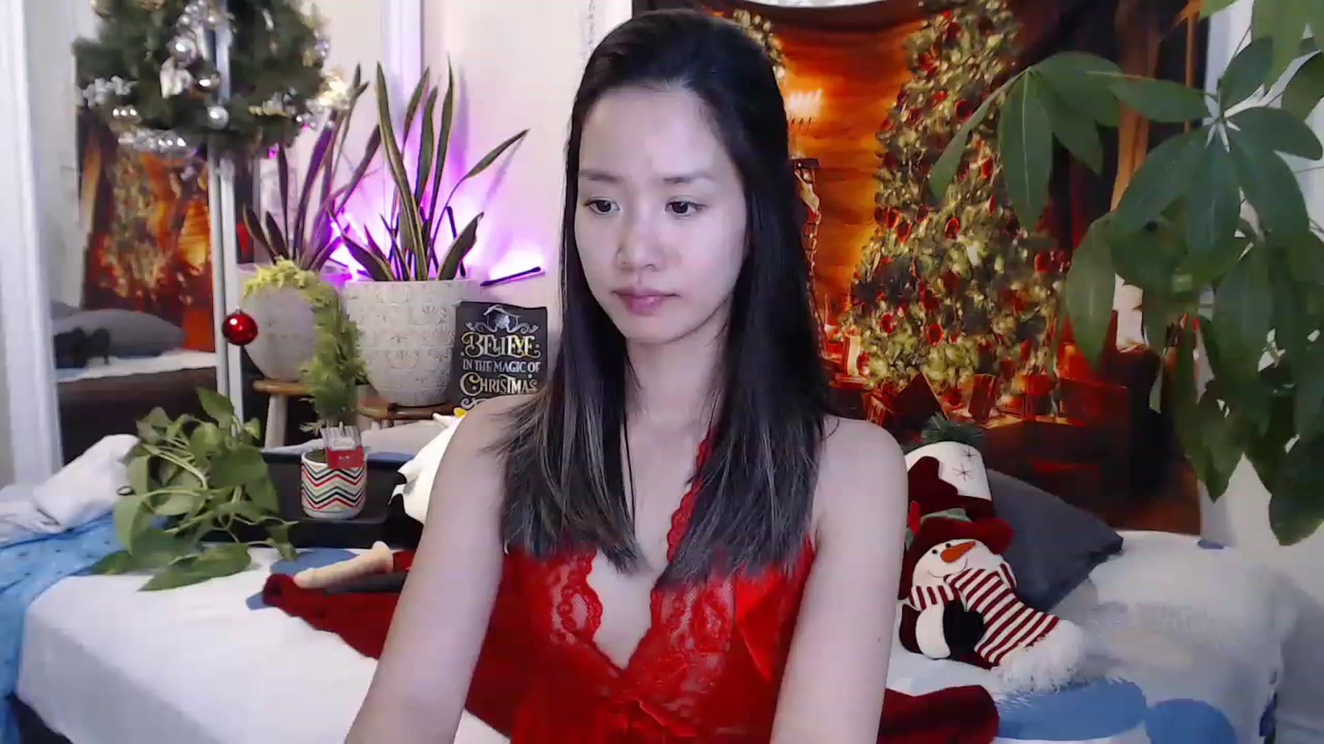 Gallery image thumbnail from LeahBella's myfreecams stream on, 11/27/2022, 18:22 image 15 of 20