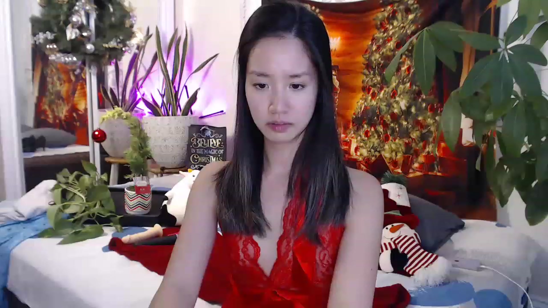 Gallery image thumbnail from LeahBella's myfreecams stream on, 11/27/2022, 18:22 image 2 of 20