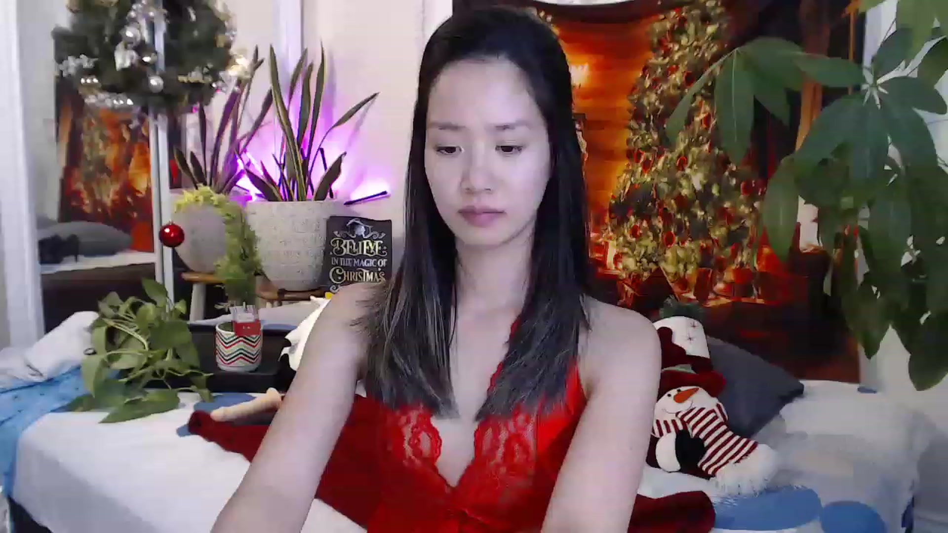 Gallery image thumbnail from LeahBella's myfreecams stream on, 11/27/2022, 18:22 image 11 of 20