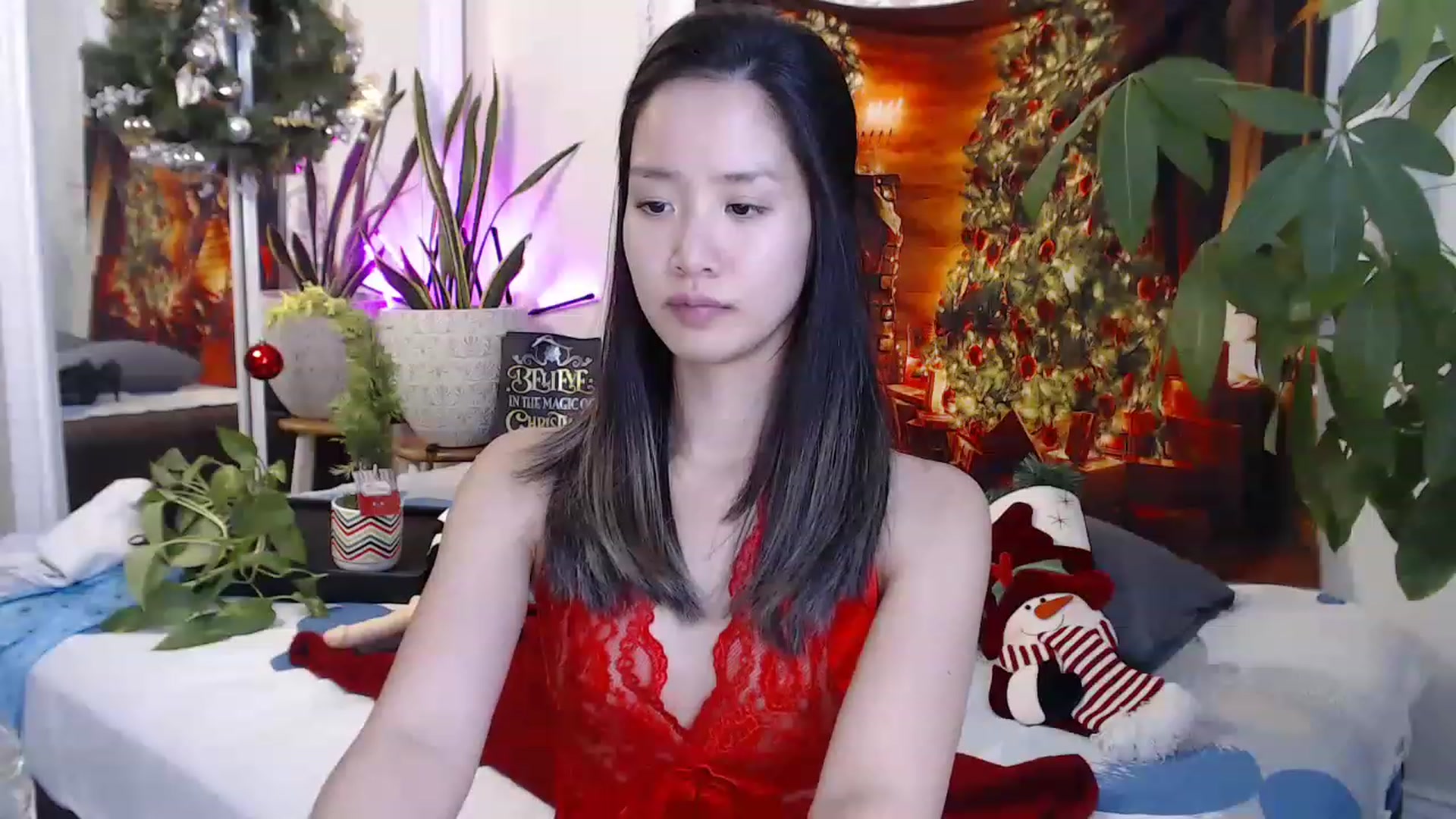 Gallery image thumbnail from LeahBella's myfreecams stream on, 11/27/2022, 18:22 image 8 of 20