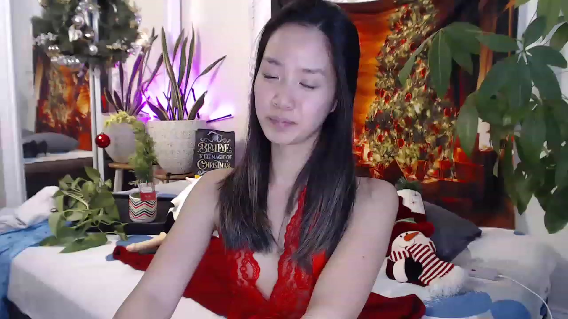 Gallery image thumbnail from LeahBella's myfreecams stream on, 11/27/2022, 18:22 image 1 of 20