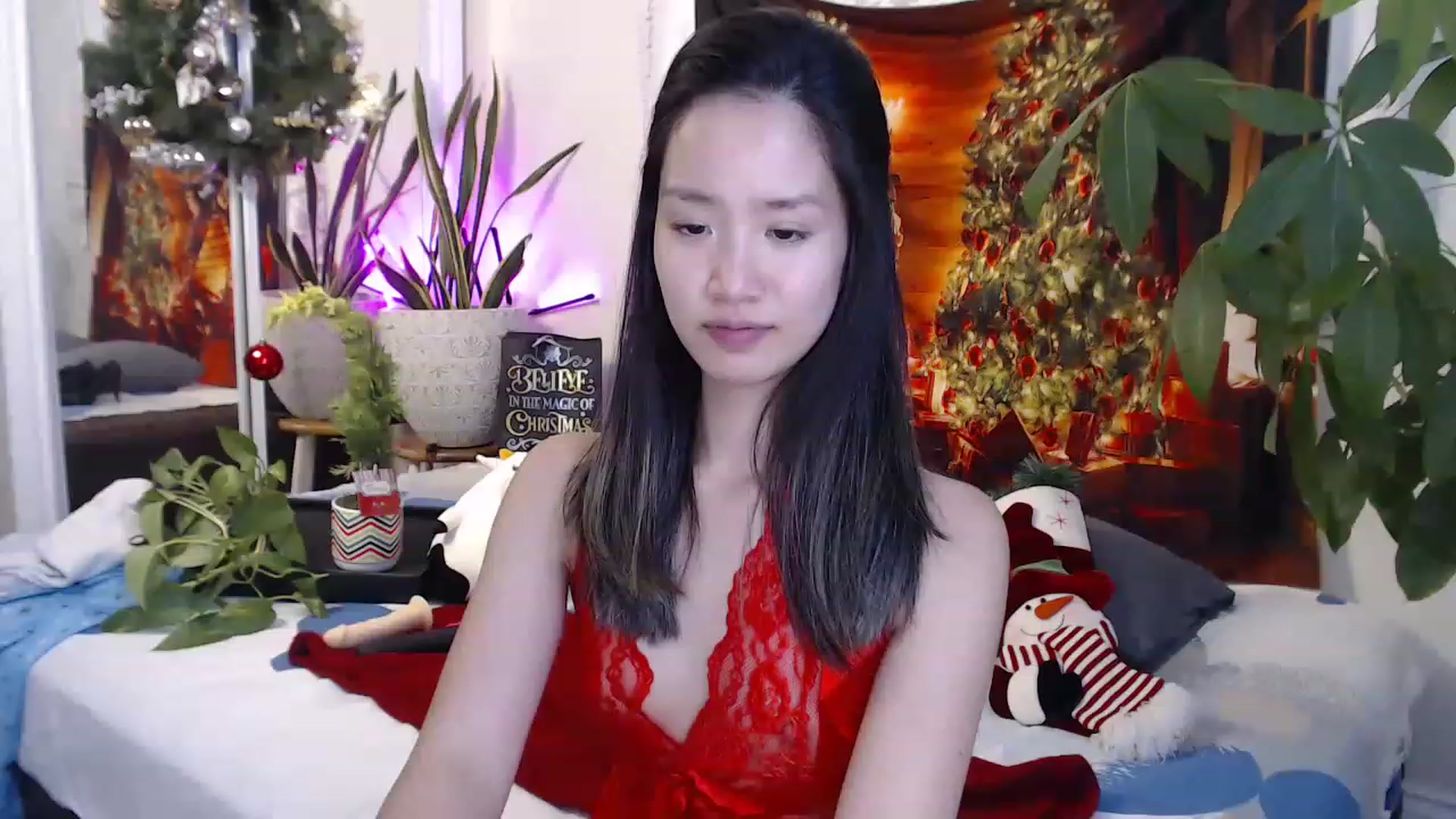 Gallery image thumbnail from LeahBella's myfreecams stream on, 11/27/2022, 18:22 image 19 of 20