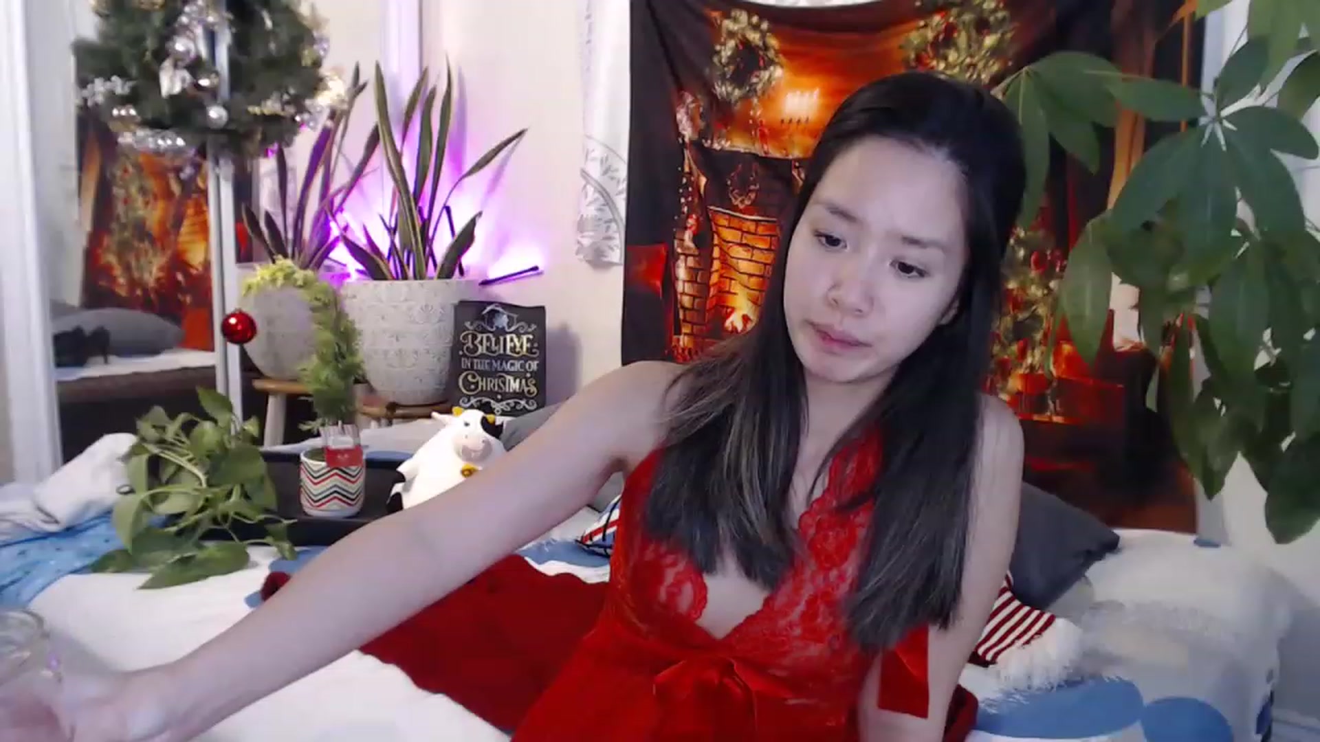 Gallery image thumbnail from LeahBella's myfreecams stream on, 11/27/2022, 18:22 image 5 of 20