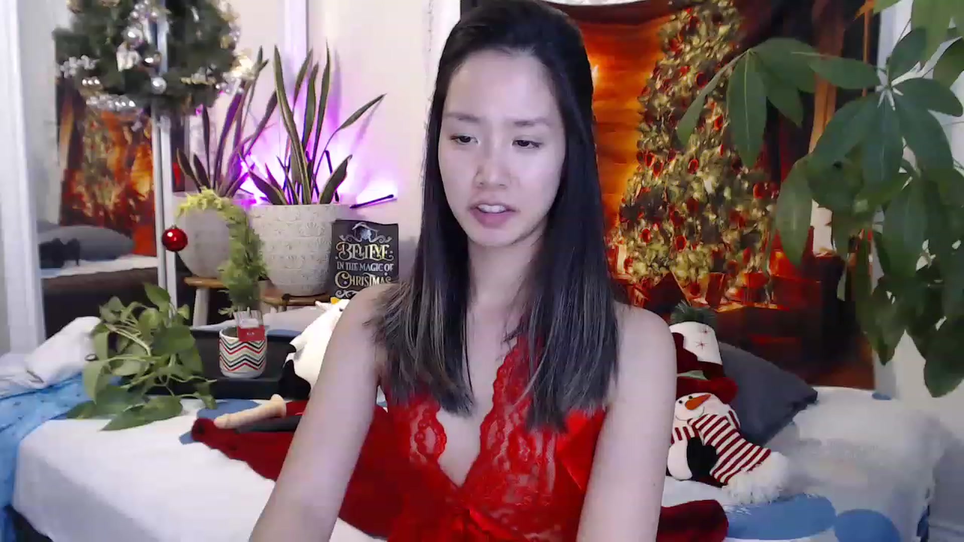 Gallery image thumbnail from LeahBella's myfreecams stream on, 11/27/2022, 18:22 image 17 of 20