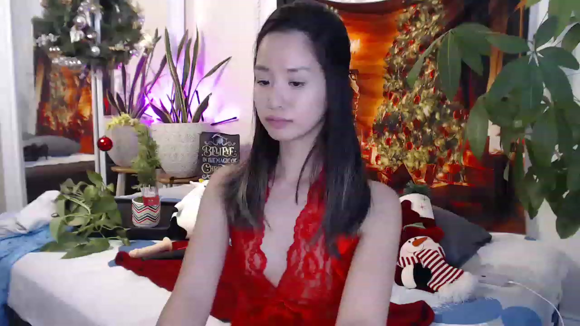 Gallery image thumbnail from LeahBella's myfreecams stream on, 11/27/2022, 18:22 image 4 of 20