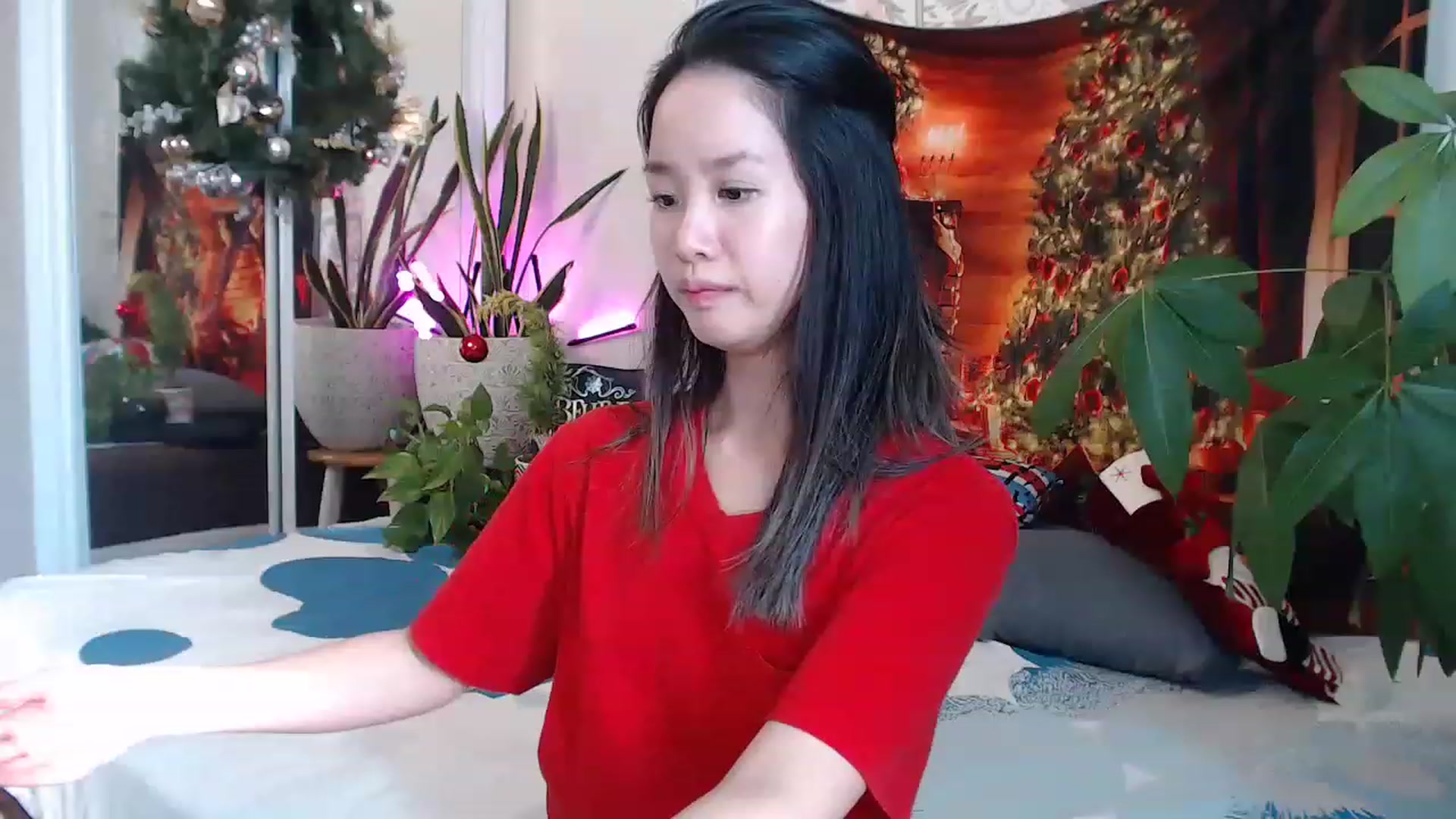 Gallery image thumbnail from LeahBella's myfreecams stream on, 12/10/2022, 17:25 image 9 of 20