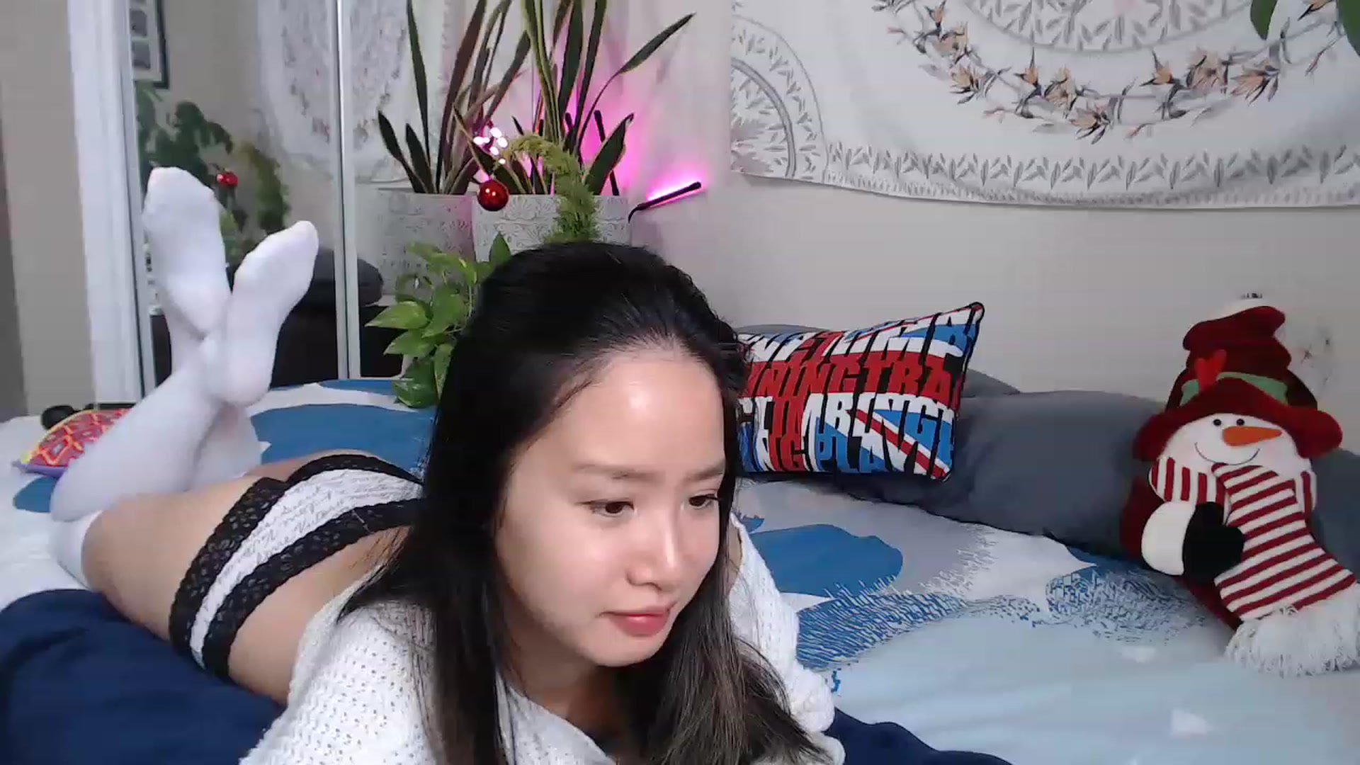 Gallery image thumbnail from LeahBella's myfreecams stream on, 12/11/2022, 16:40 image 3 of 20