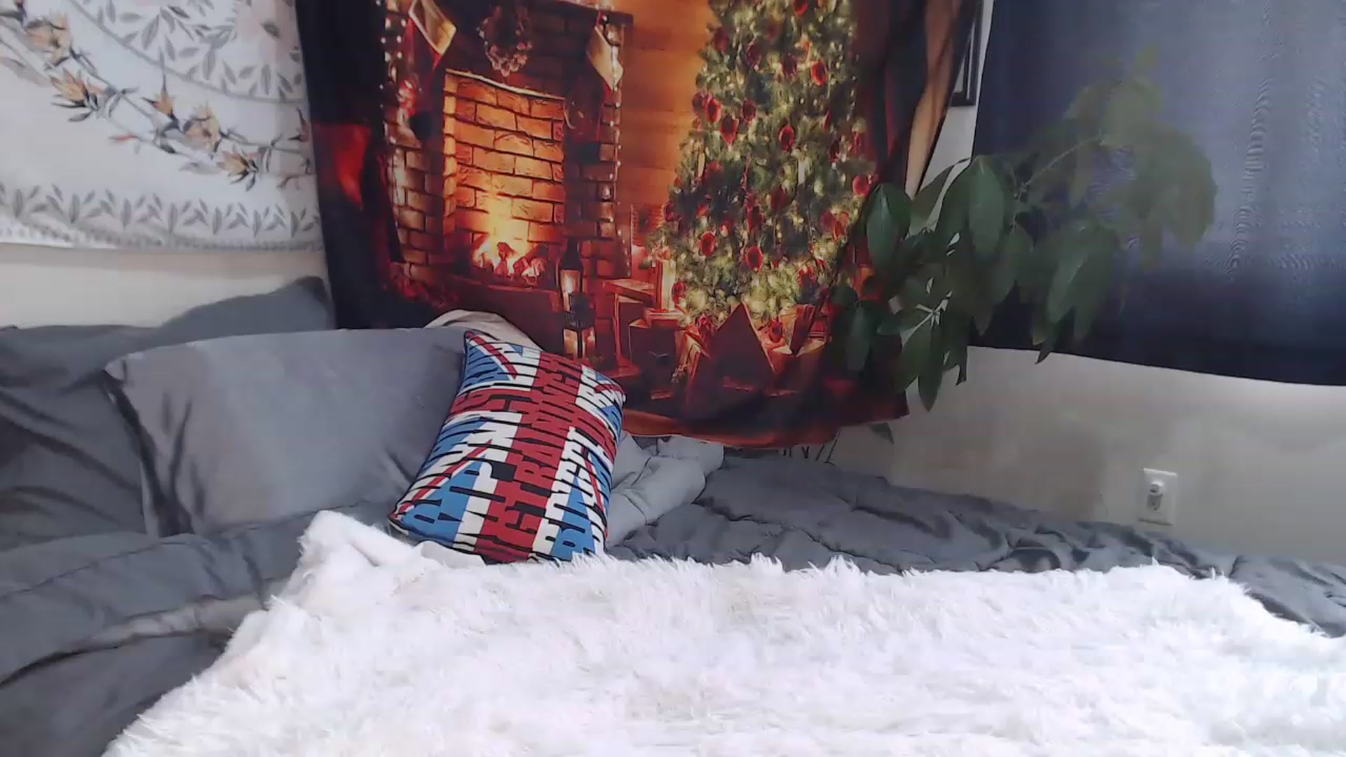 Gallery image thumbnail from LeahBella's myfreecams stream on, 12/15/2022, 17:15 image 9 of 20