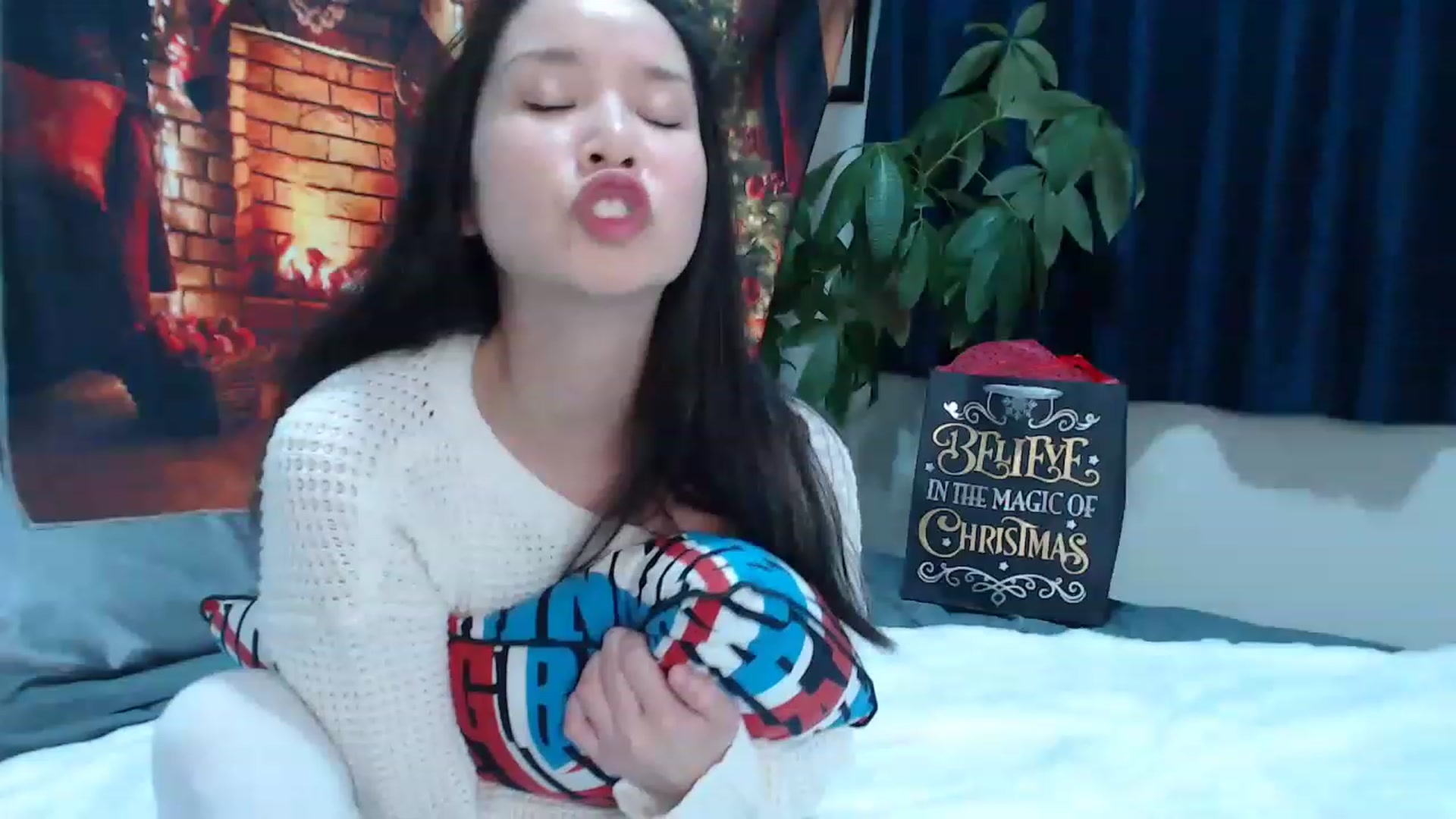 Gallery image thumbnail from LeahBella's myfreecams stream on, 12/28/2022, 03:14 image 9 of 20