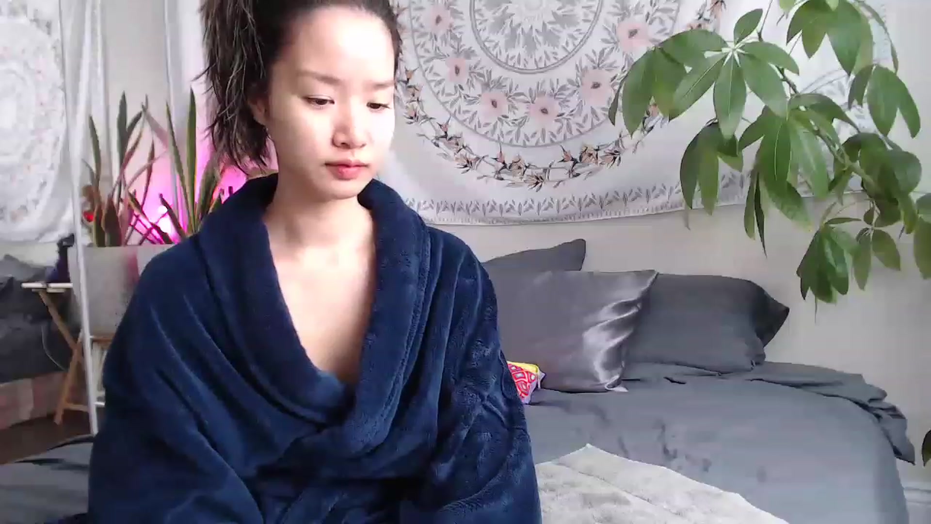 Gallery image thumbnail from LeahBella's myfreecams stream on, 01/15/2023, 16:44 image 10 of 20