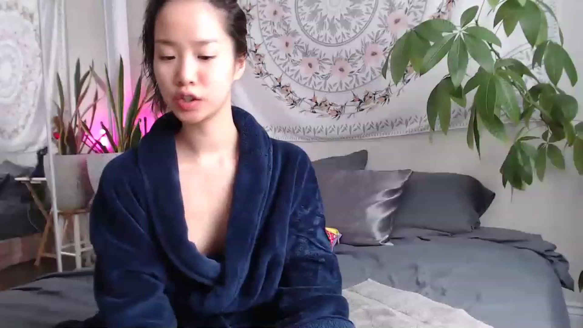 Gallery image thumbnail from LeahBella's myfreecams stream on, 01/15/2023, 16:44 image 13 of 20