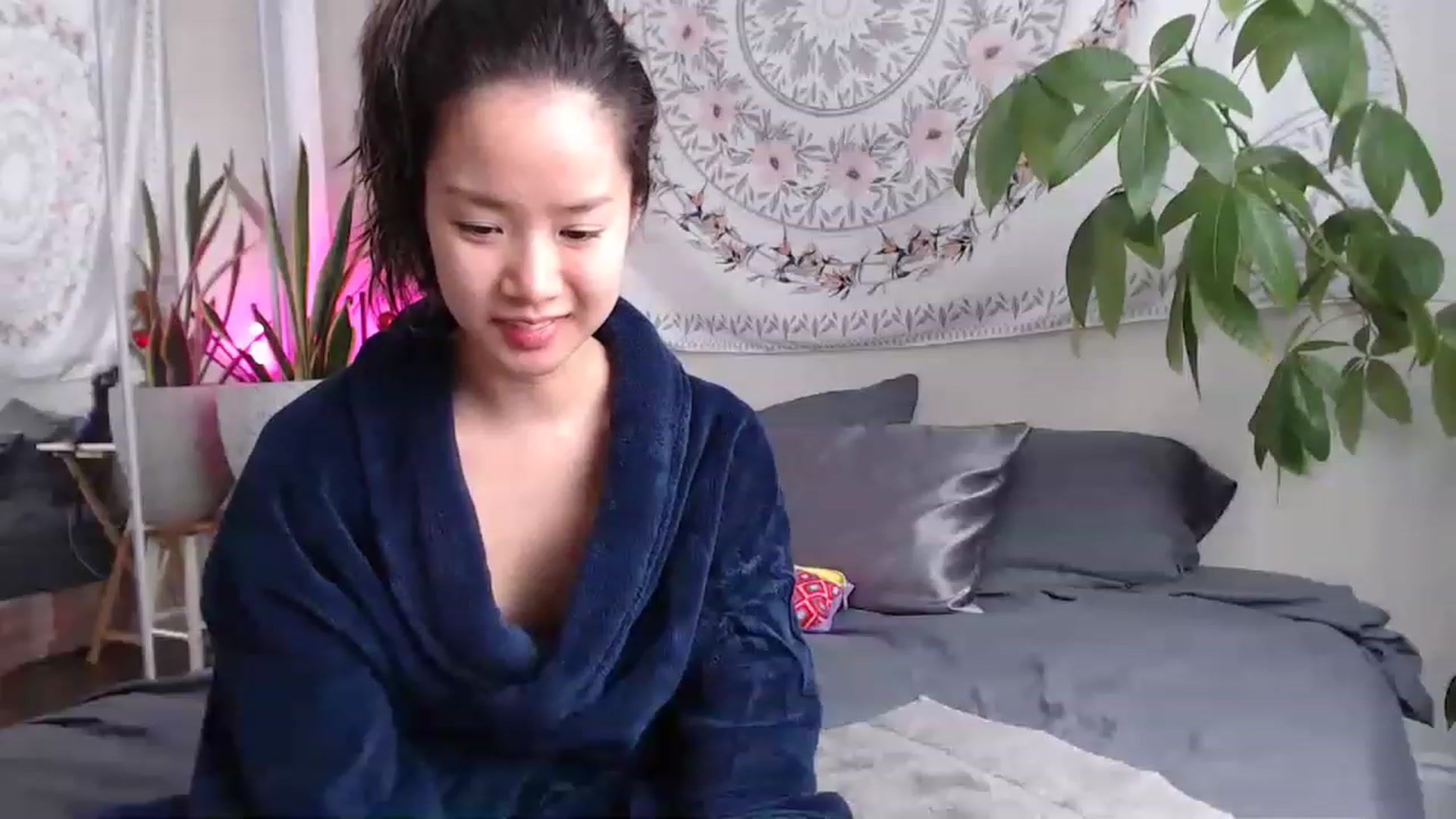 Gallery image thumbnail from LeahBella's myfreecams stream on, 01/15/2023, 16:44 image 11 of 20