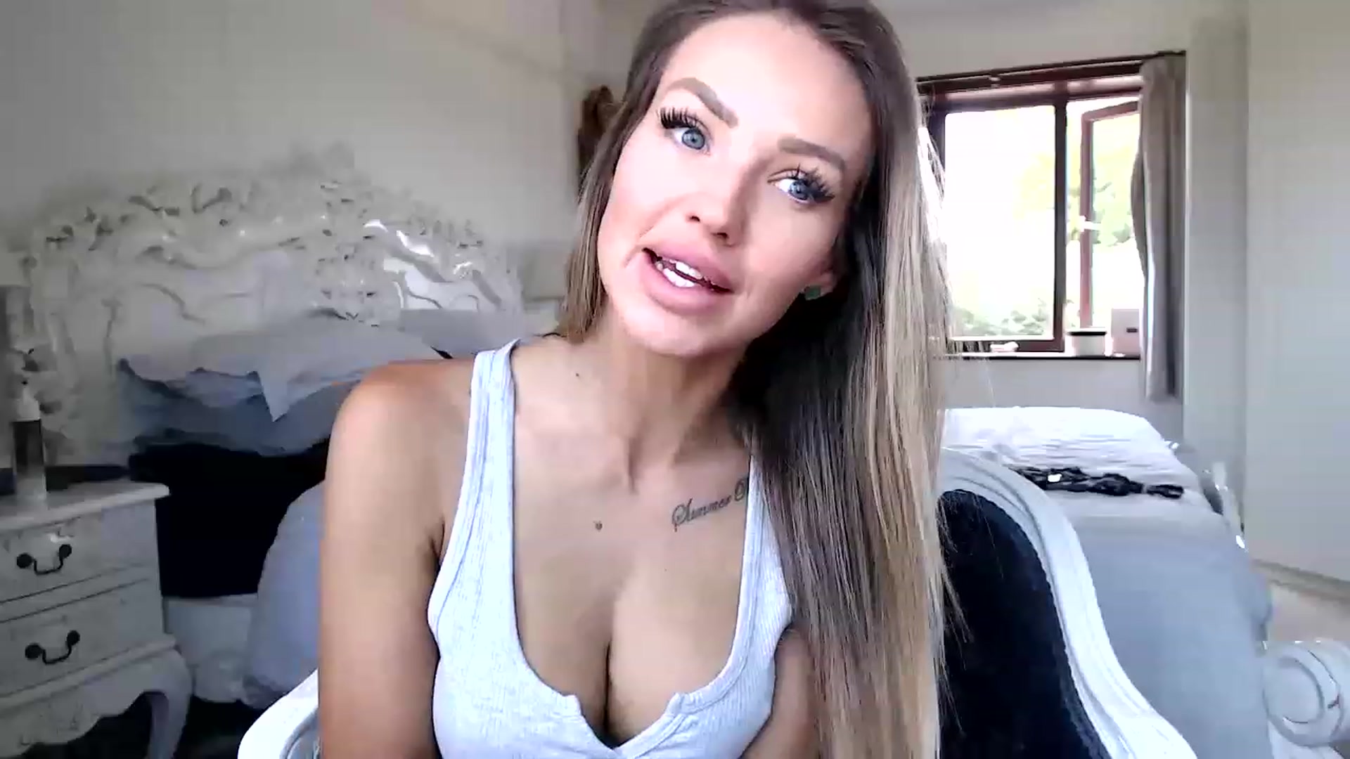Gallery image thumbnail from LeahDxox's myfreecams stream on, 06/15/2023, 12:04 image 13 of 20