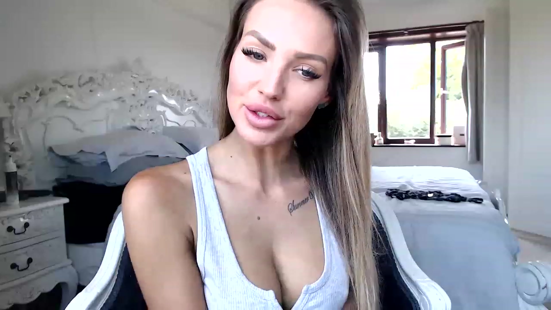 Gallery image thumbnail from LeahDxox's myfreecams stream on, 06/15/2023, 12:04 image 16 of 20